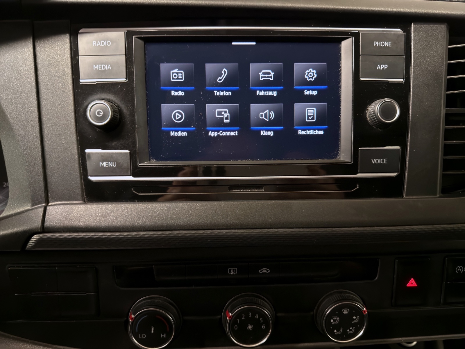 VW T6.1 2.0 TDI DSG-image-12