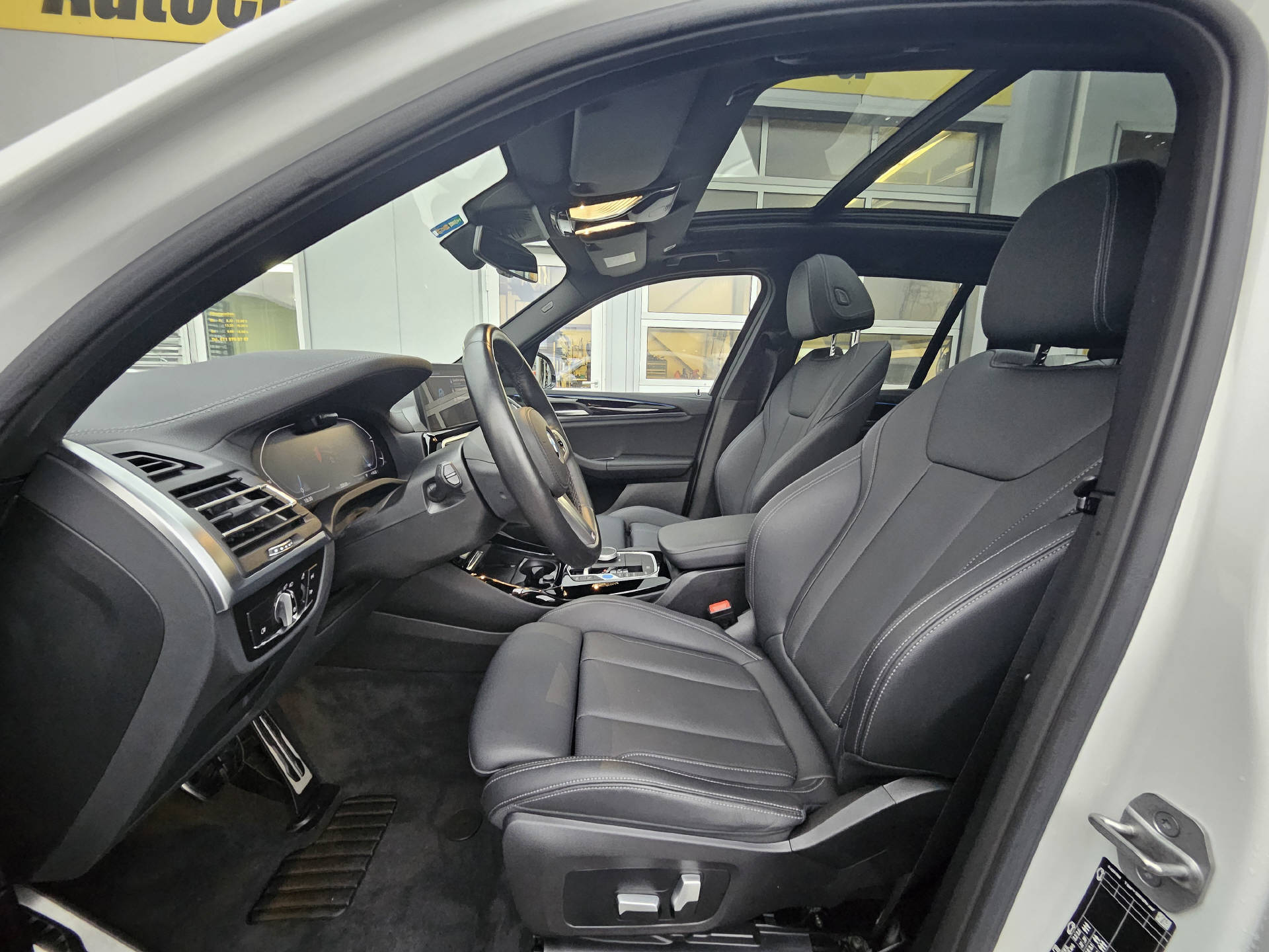 BMW iX3 E-Motor * M-Sportpaket * BMW Service Plus 10 Jahre/ 100'000 km * AHK *-image-11