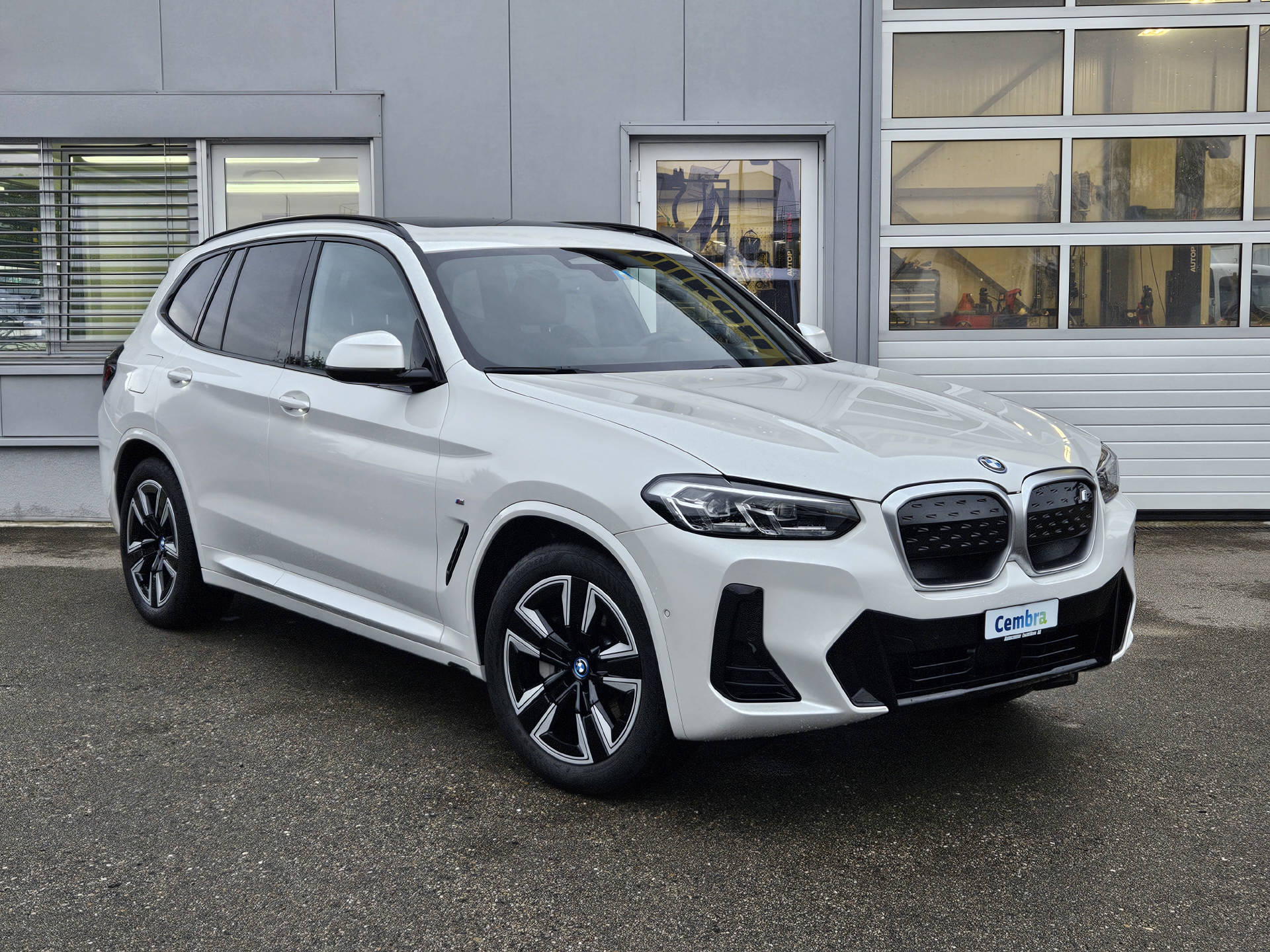 BMW iX3 E-Motor * M-Sportpaket * BMW Service Plus 10 Jahre/ 100'000 km * AHK *-image-1