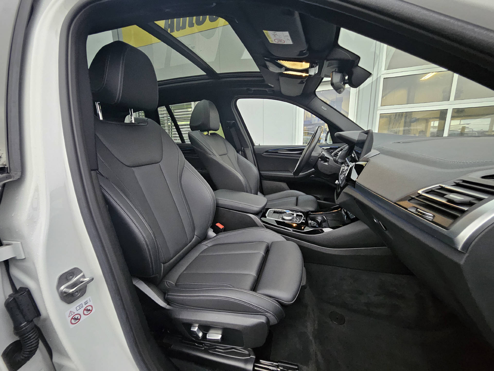 BMW iX3 E-Motor * M-Sportpaket * BMW Service Plus 10 Jahre/ 100'000 km * AHK *-image-22