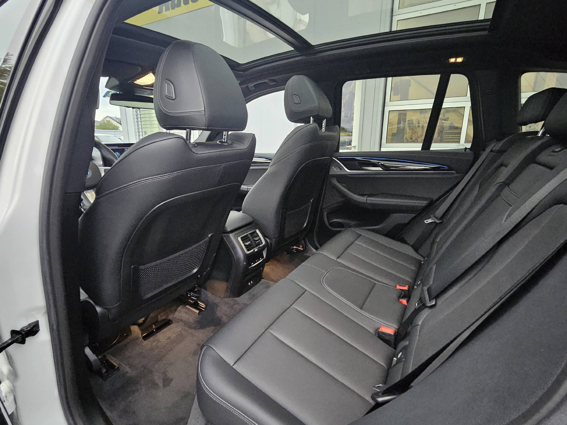 BMW iX3 E-Motor * M-Sportpaket * BMW Service Plus 10 Jahre/ 100'000 km * AHK *-image-16