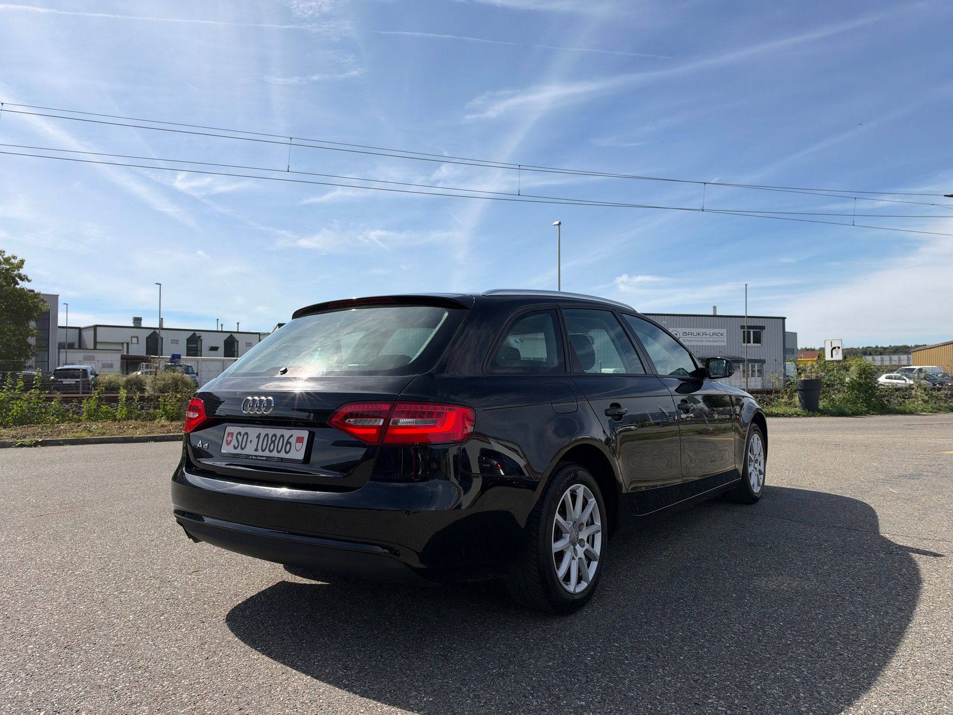 AUDI A4 Avant 2.0 TDI-image-6