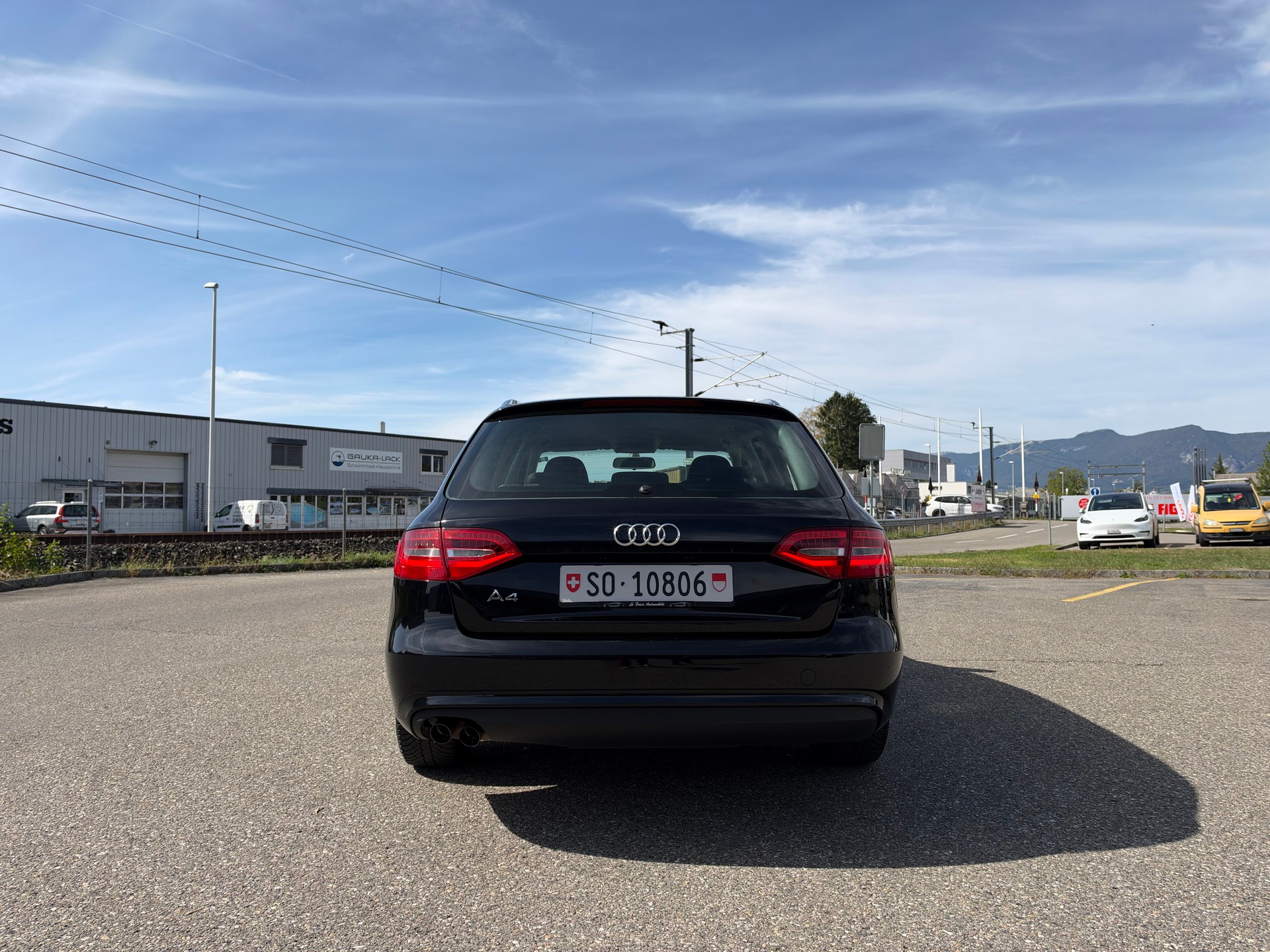 AUDI A4 Avant 2.0 TDI-image-5