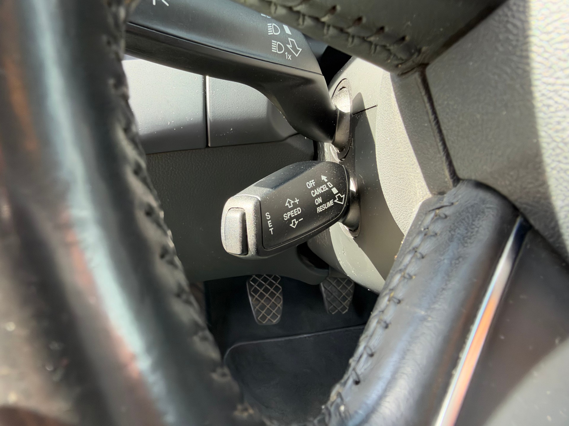AUDI A4 Avant 2.0 TDI-image-12