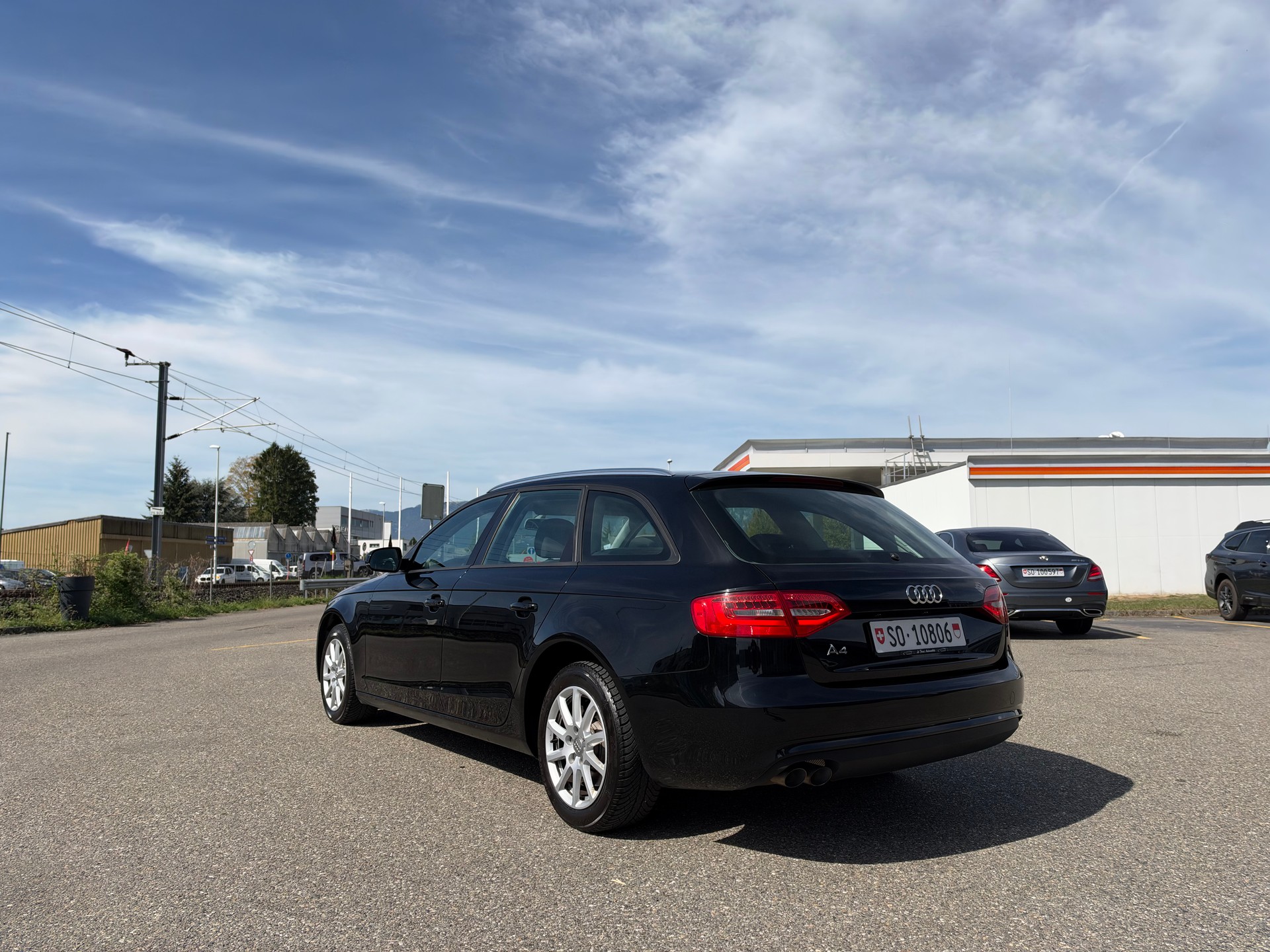 AUDI A4 Avant 2.0 TDI-image-7