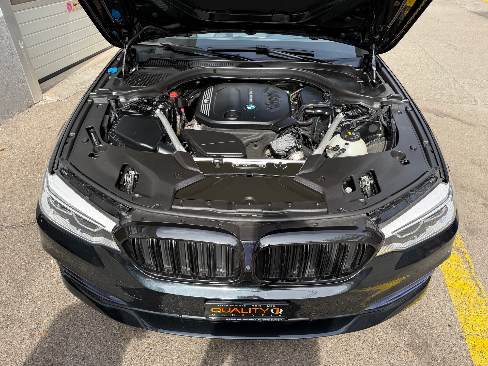 BMW 520d xDrive Touring Sport Line Steptronic-image-15