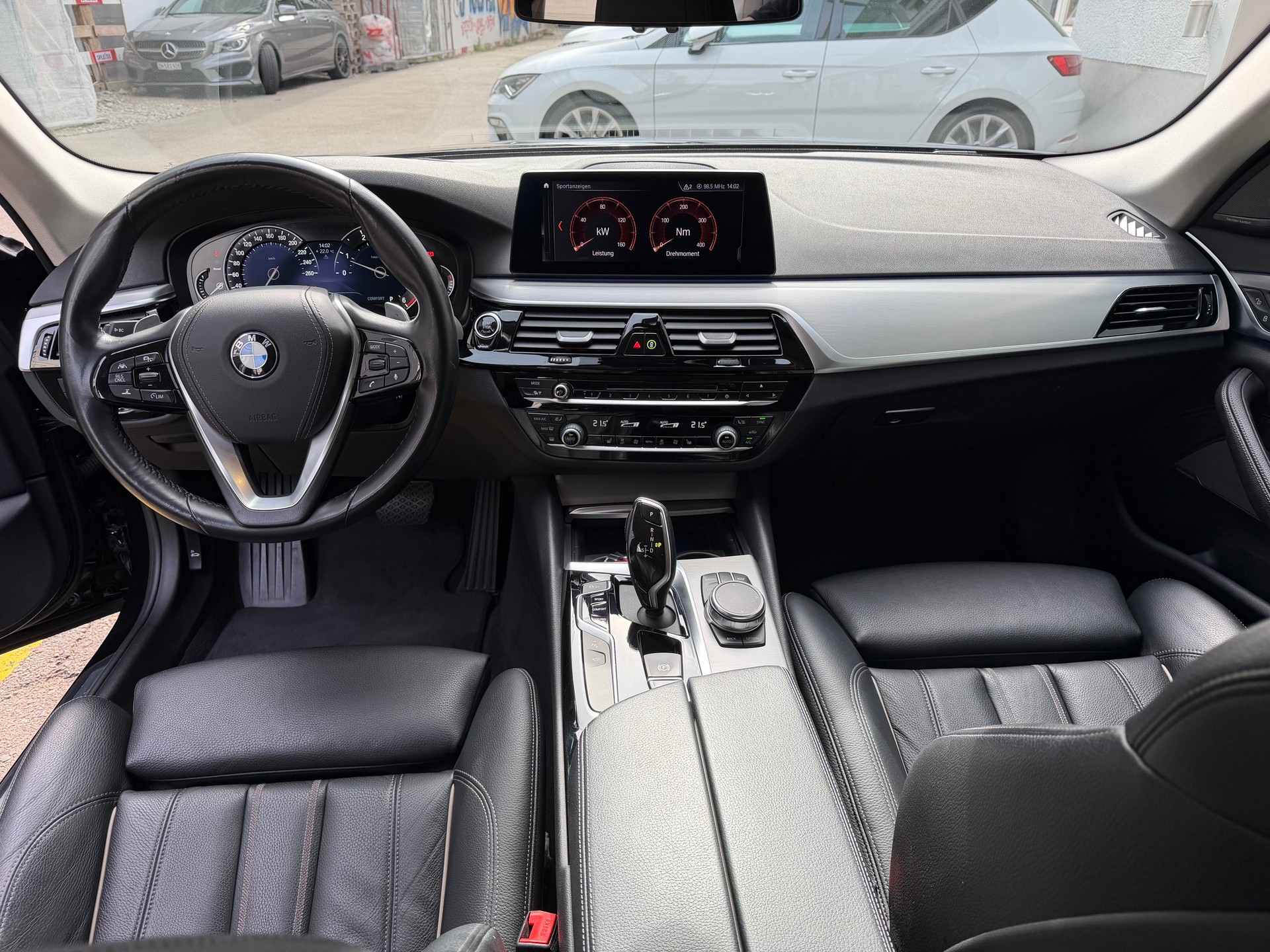 BMW 520d xDrive Touring Sport Line Steptronic-image-13