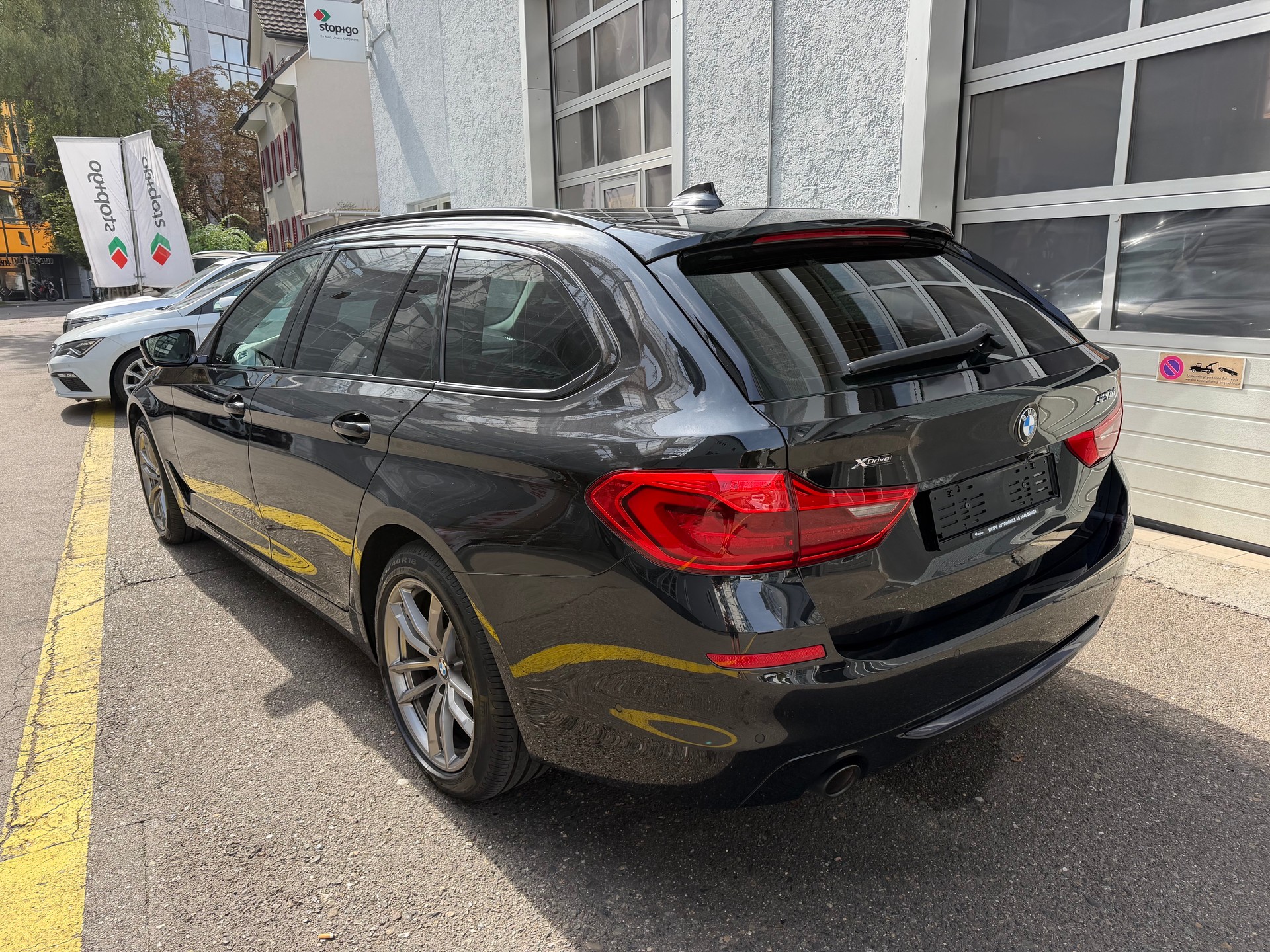BMW 520d xDrive Touring Sport Line Steptronic-image-4
