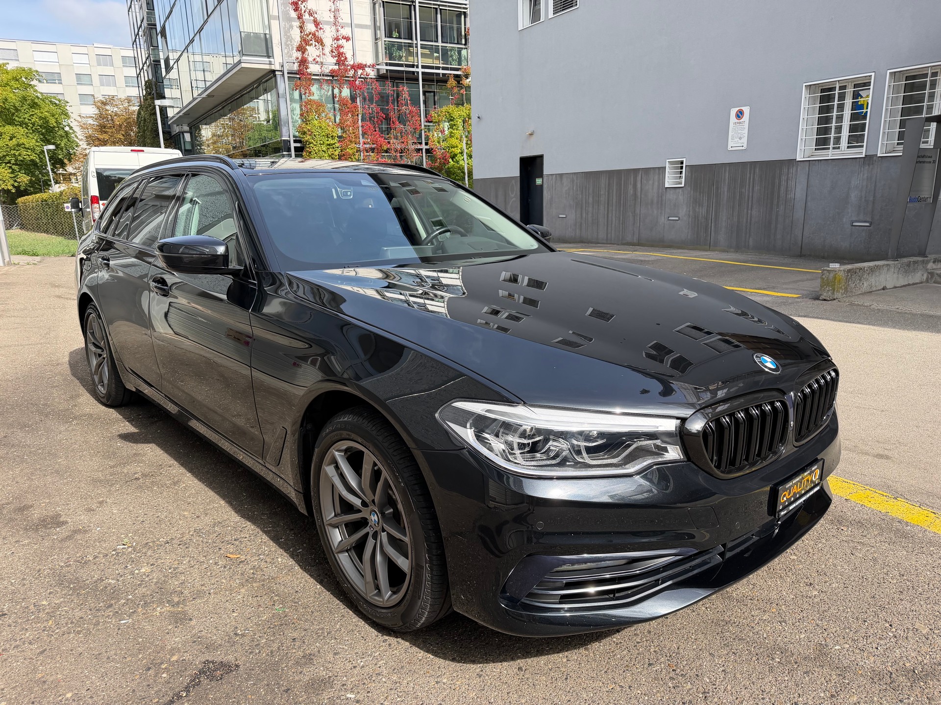 BMW 520d xDrive Touring Sport Line Steptronic-image-0
