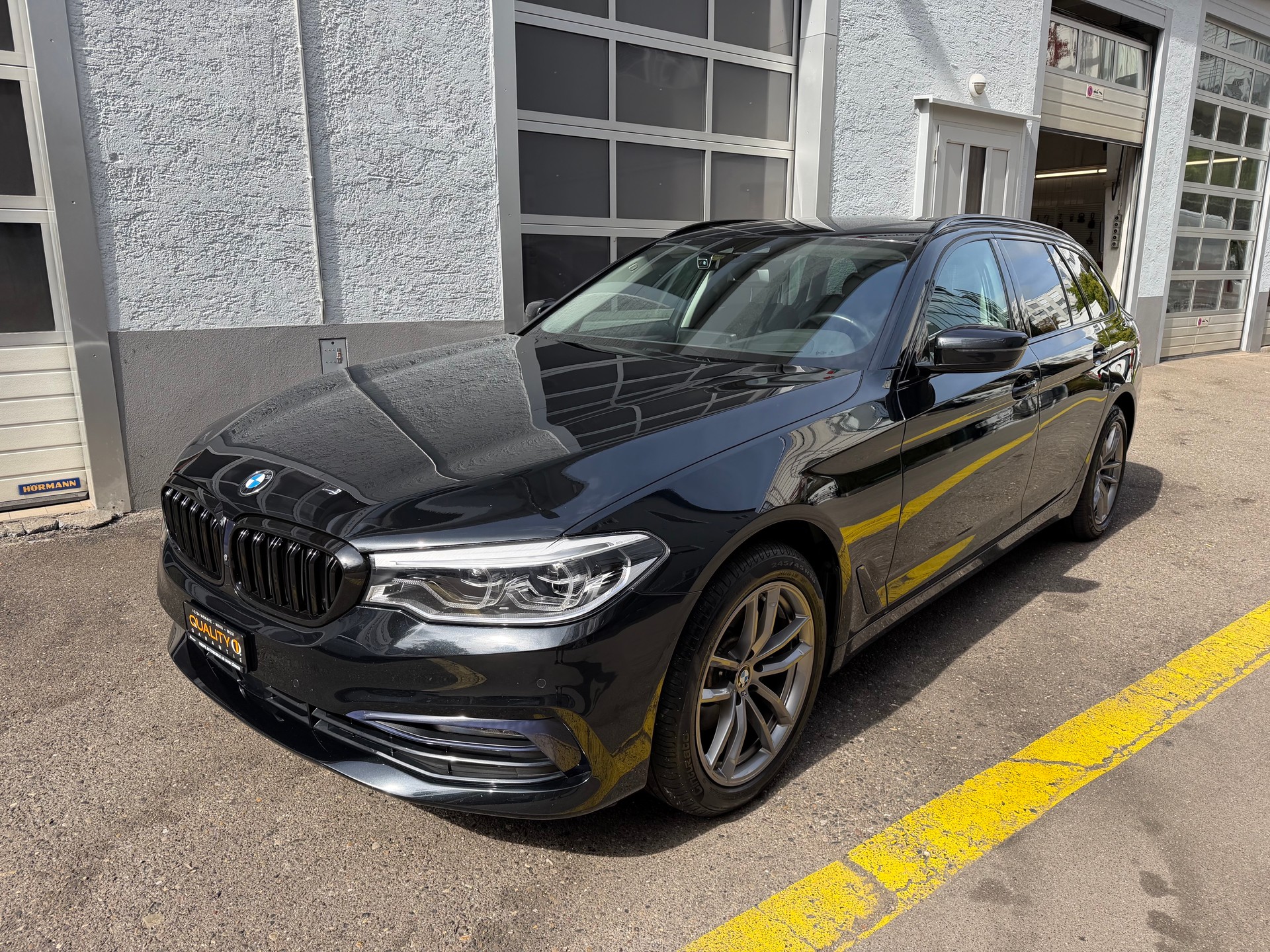 BMW 520d xDrive Touring Sport Line Steptronic-image-2