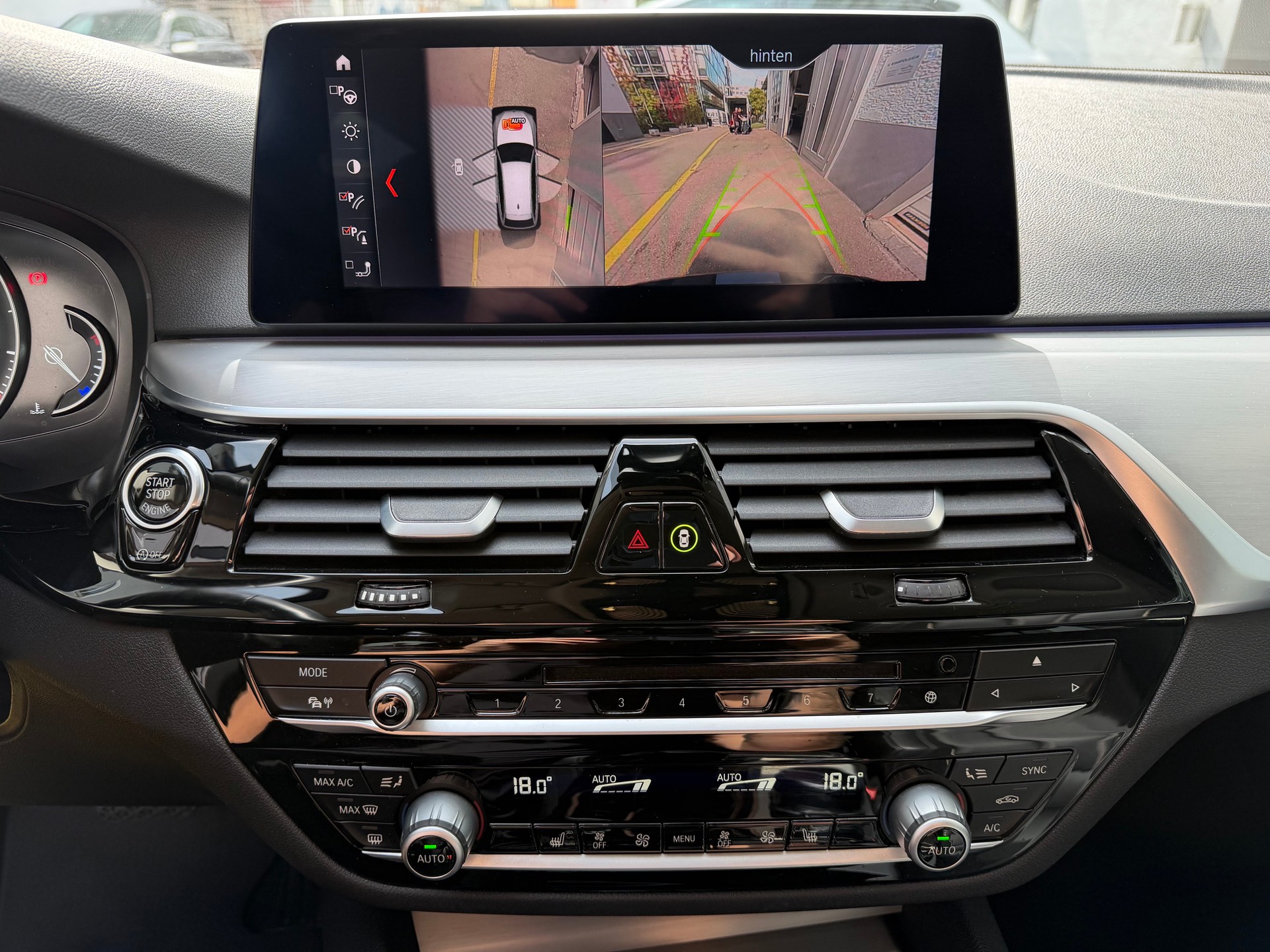 BMW 520d xDrive Touring Sport Line Steptronic-image-12
