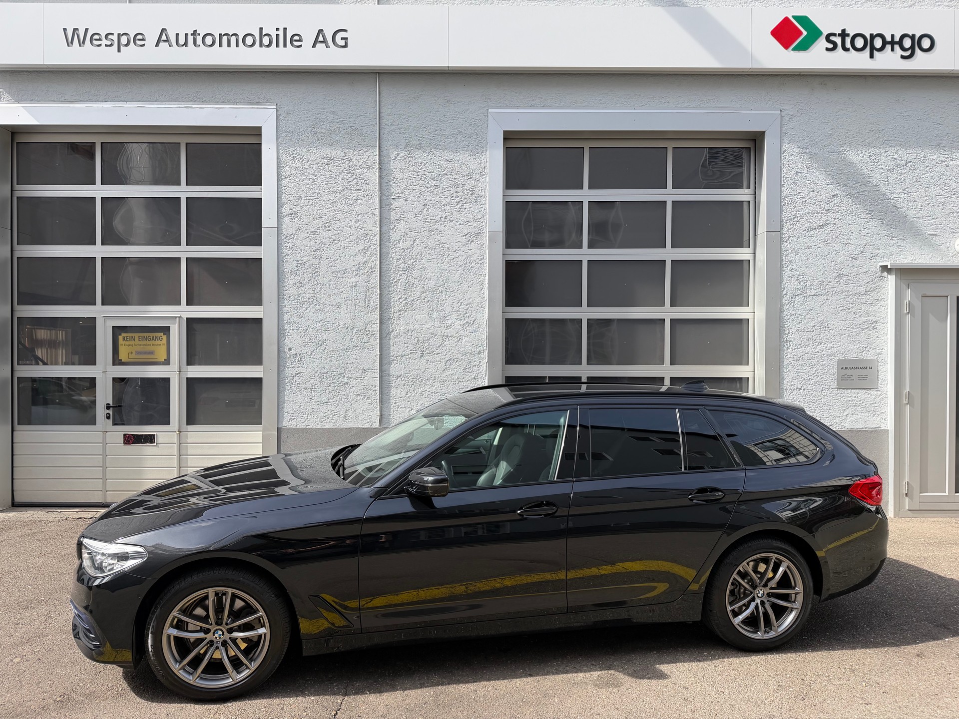 BMW 520d xDrive Touring Sport Line Steptronic-image-1