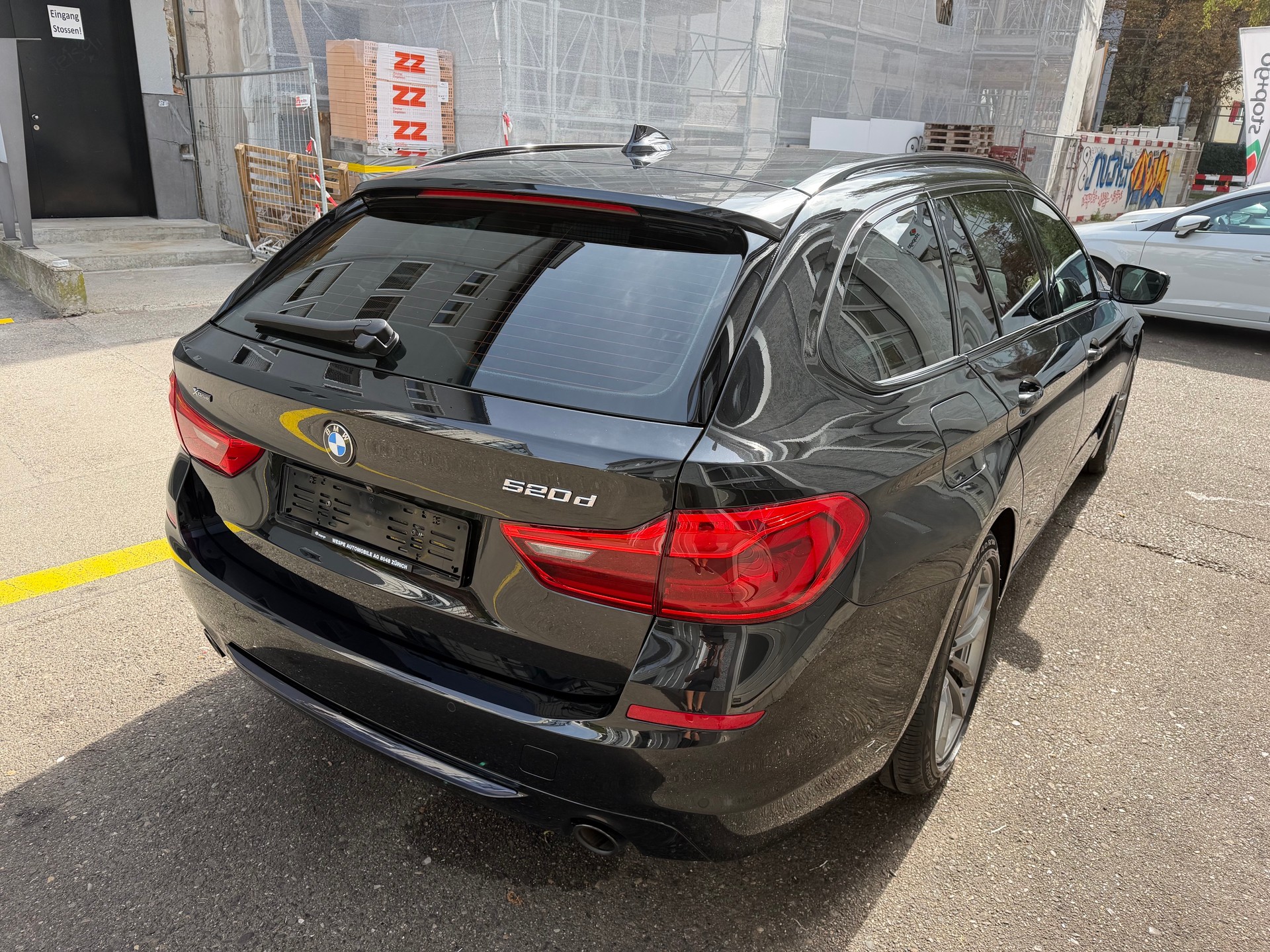 BMW 520d xDrive Touring Sport Line Steptronic-image-5