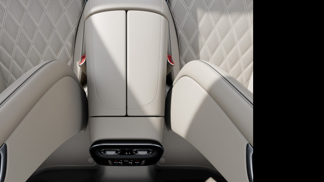 MERCEDES-BENZ S 450 d 4Matic 9G-Tronic-image-12