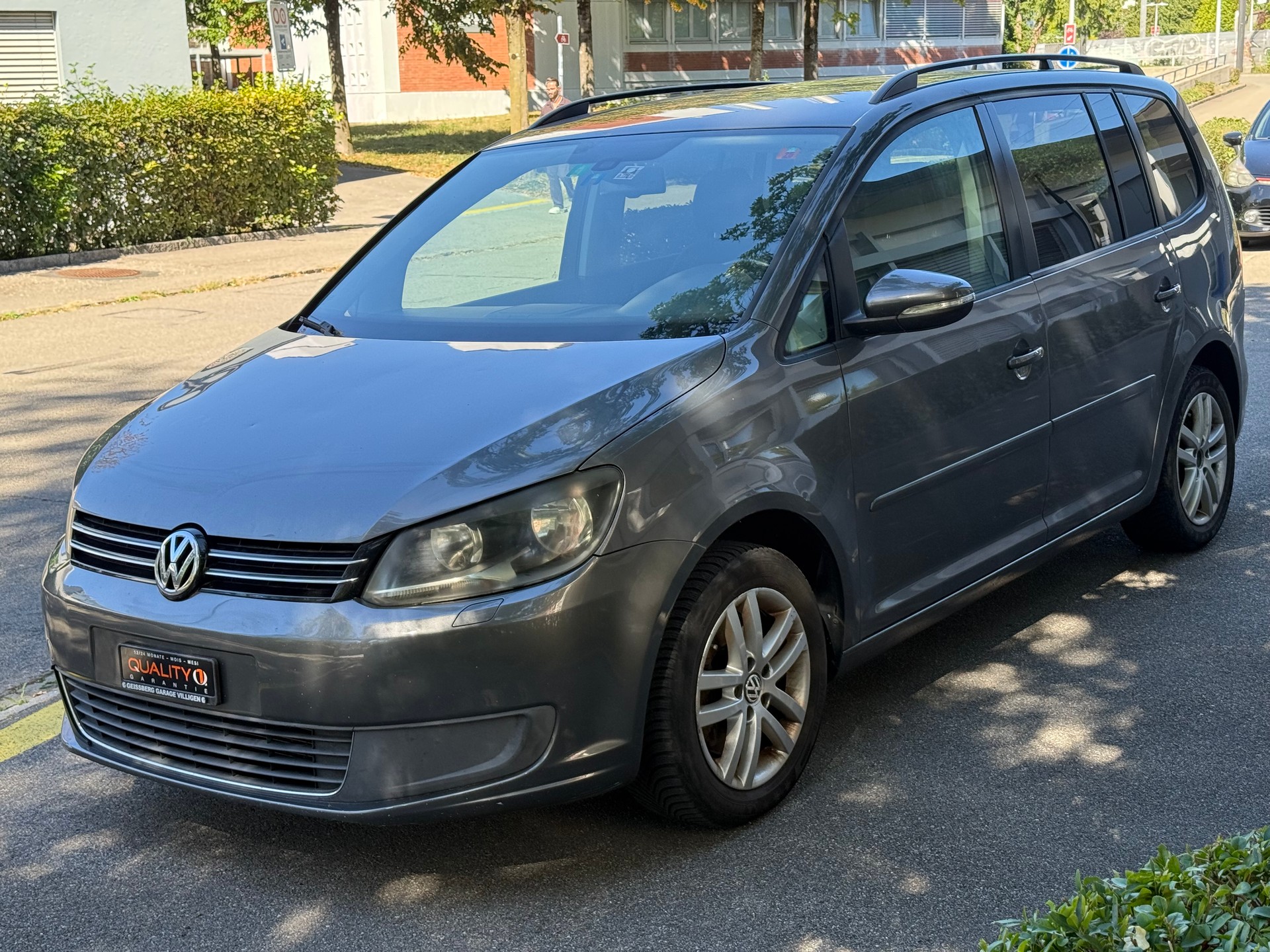 VW Touran 2.0 TDI Highline-image-2