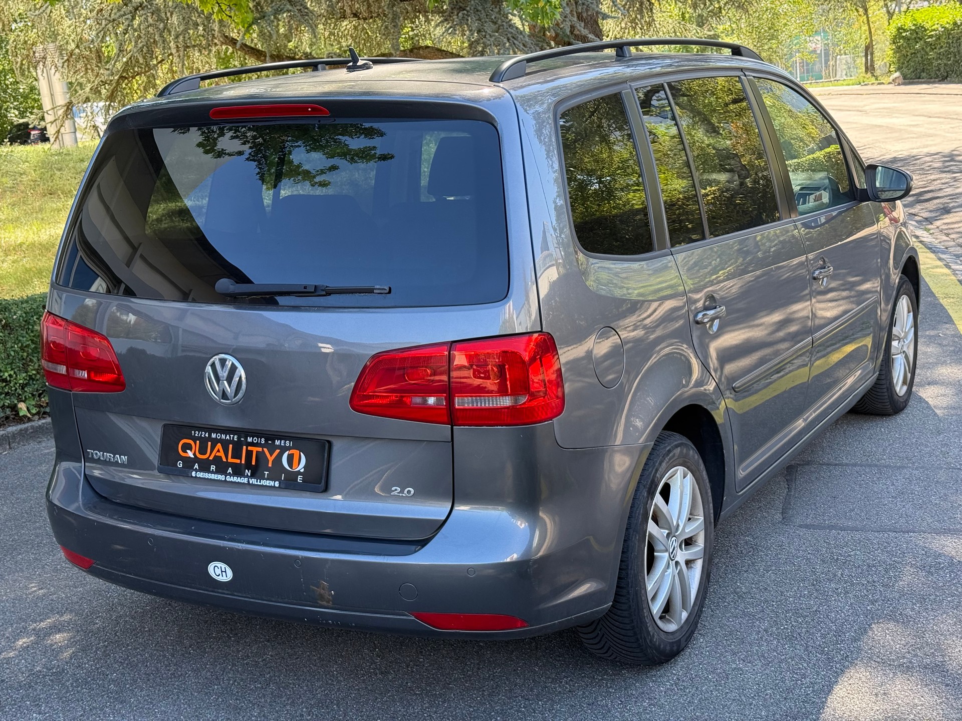 VW Touran 2.0 TDI Highline-image-4