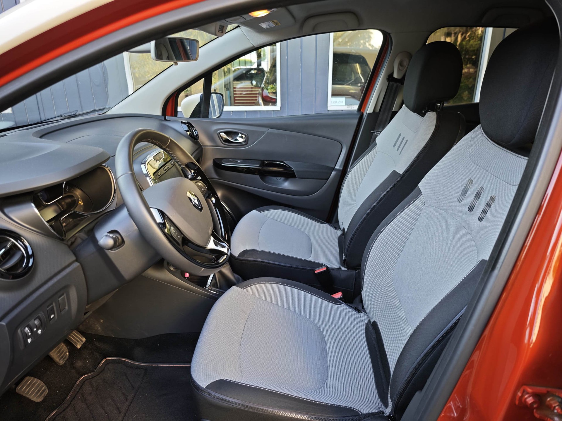 RENAULT Captur 1.5 dCi Privilège-image-4