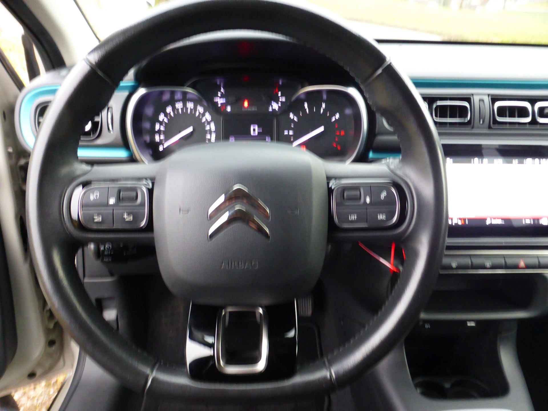 CITROEN C3 1.2i PureTech Swiss Edition-image-9