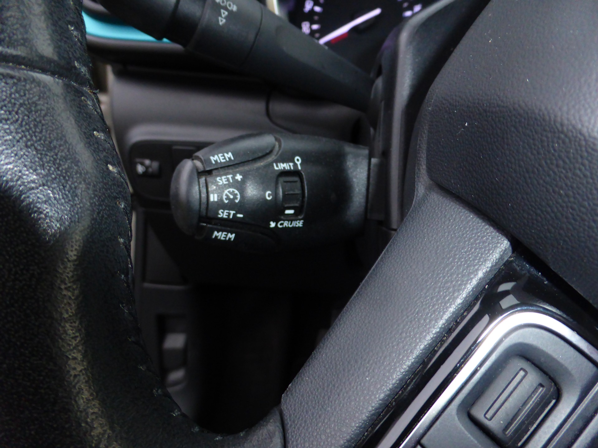 CITROEN C3 1.2i PureTech Swiss Edition-image-14