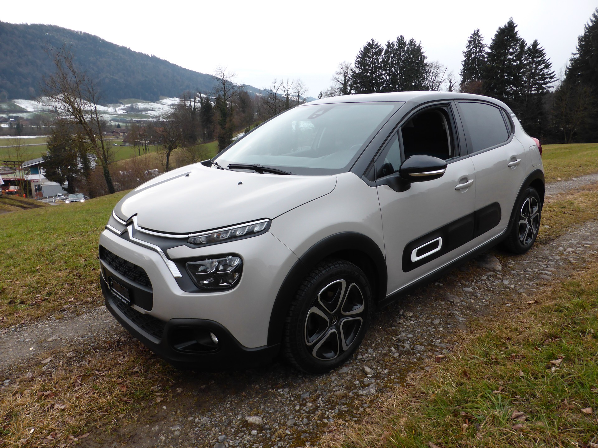 CITROEN C3 1.2i PureTech Swiss Edition-image-3