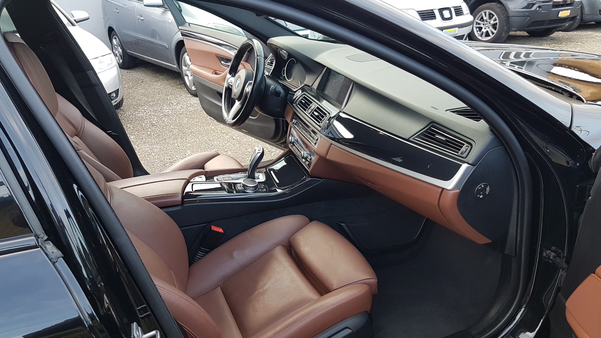 BMW 520d Touring xDrive Luxury Line Steptronic-image-14