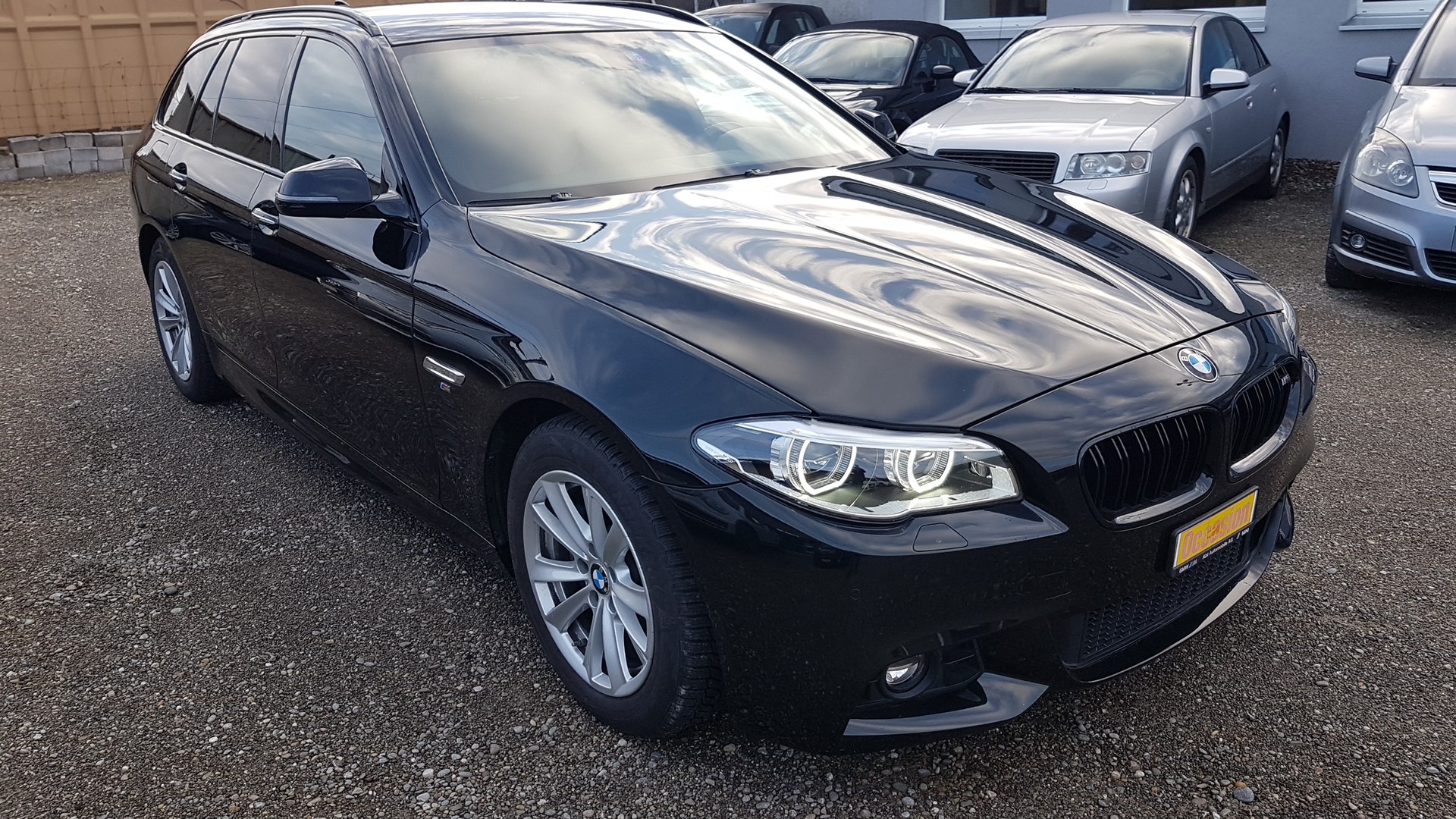 BMW 520d Touring xDrive Luxury Line Steptronic-image-0