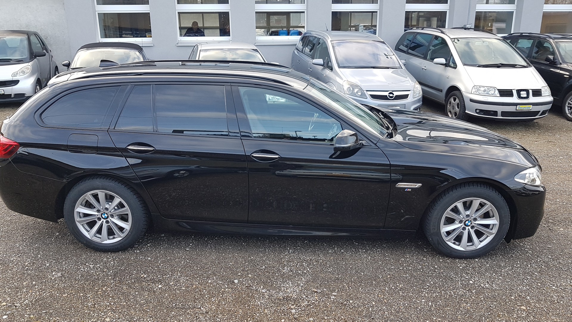 BMW 520d Touring xDrive Luxury Line Steptronic-image-4
