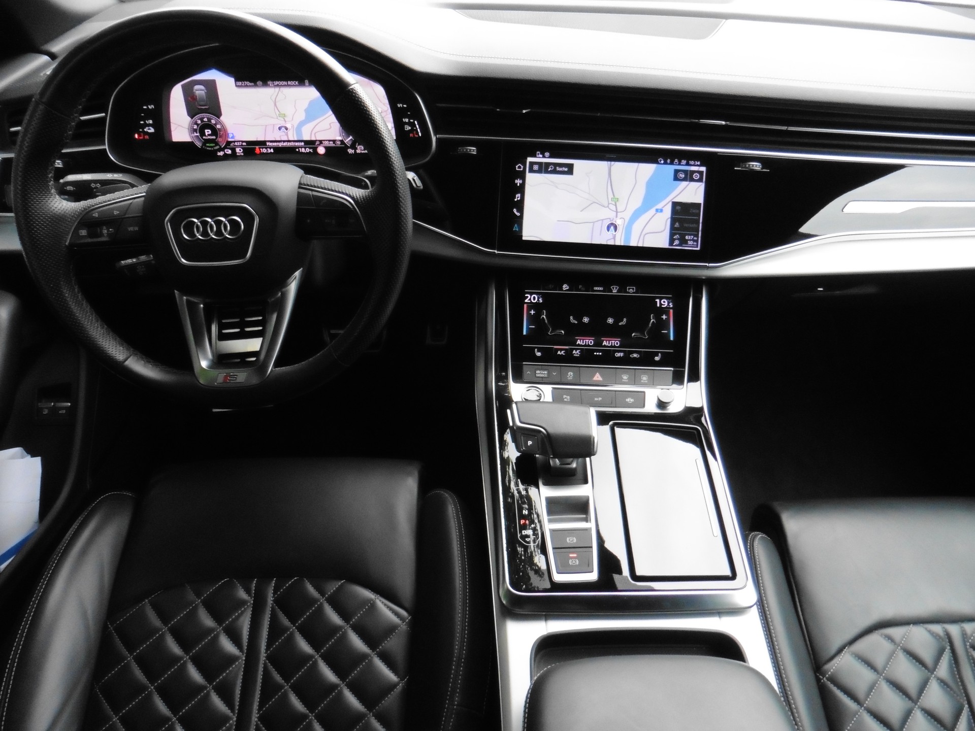 AUDI Q8 55 TFSI e quattro PHEV tiptronic-image-13
