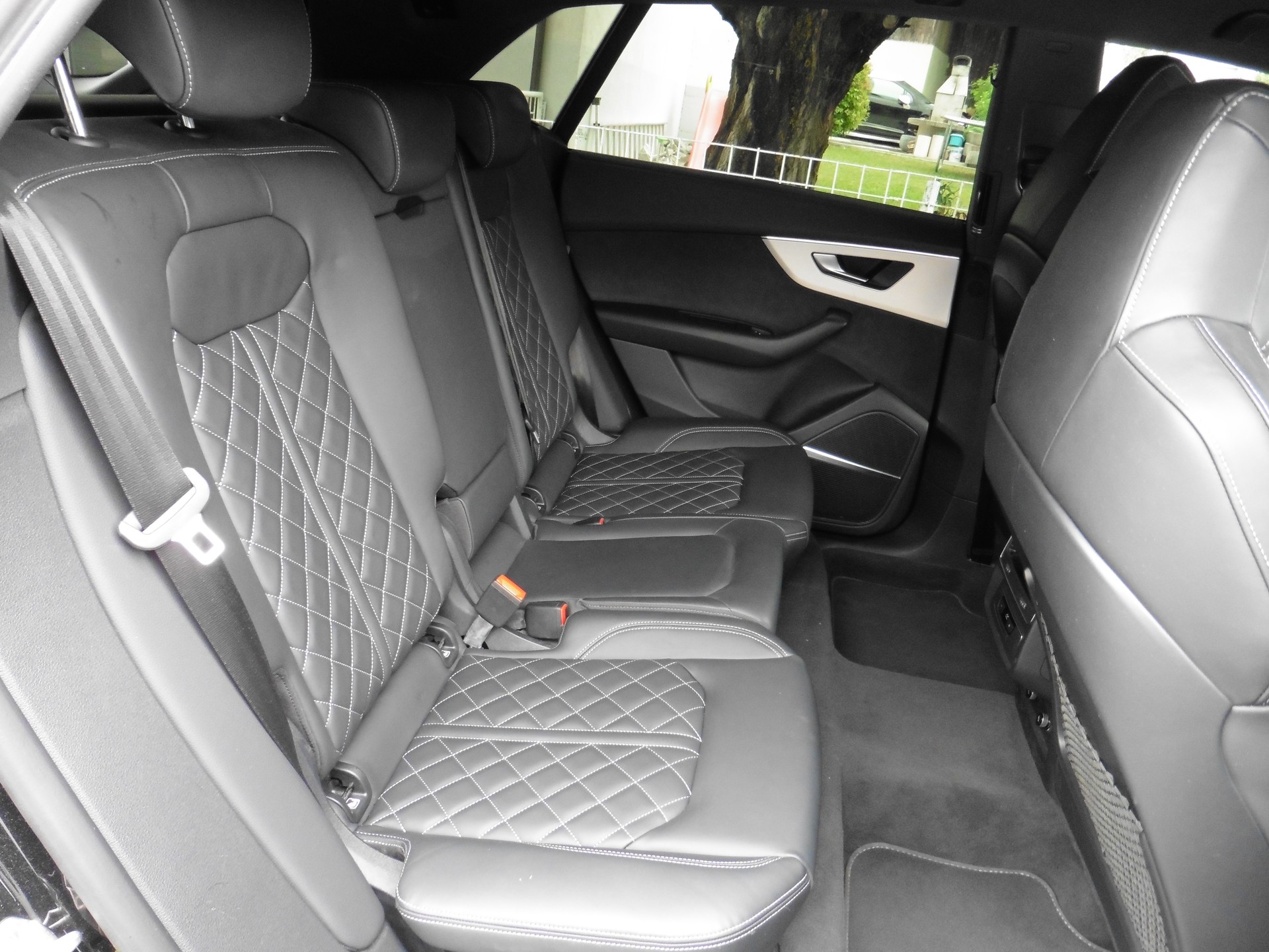 AUDI Q8 55 TFSI e quattro PHEV tiptronic-image-25