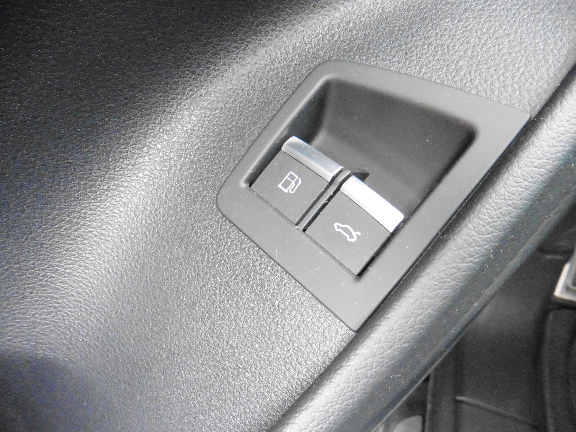 AUDI Q8 55 TFSI e quattro PHEV tiptronic-image-21