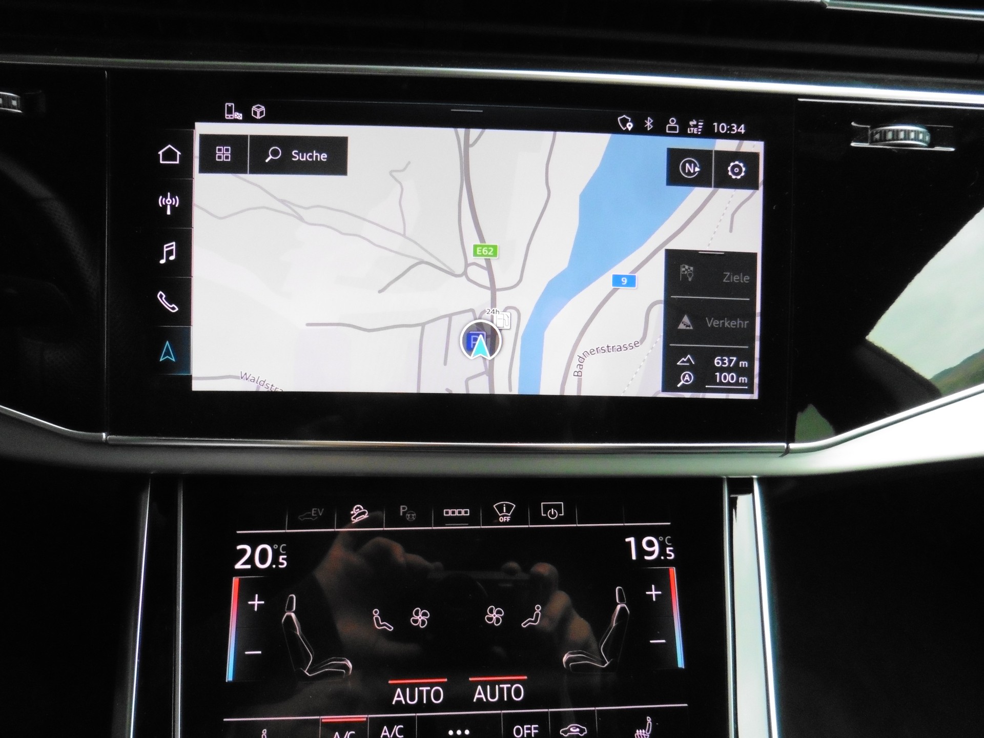 AUDI Q8 55 TFSI e quattro PHEV tiptronic-image-15