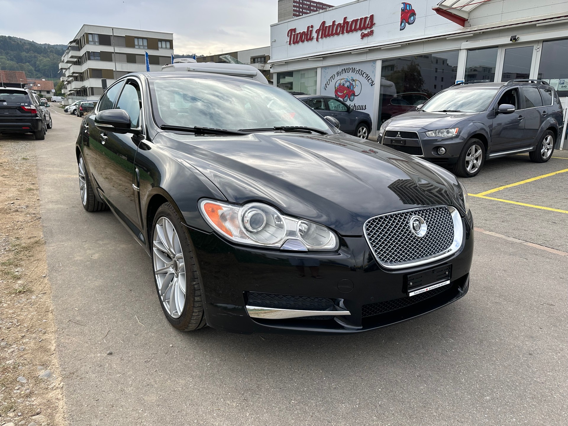 JAGUAR XF 3.0 V6 Greenwich Luxury-image-1