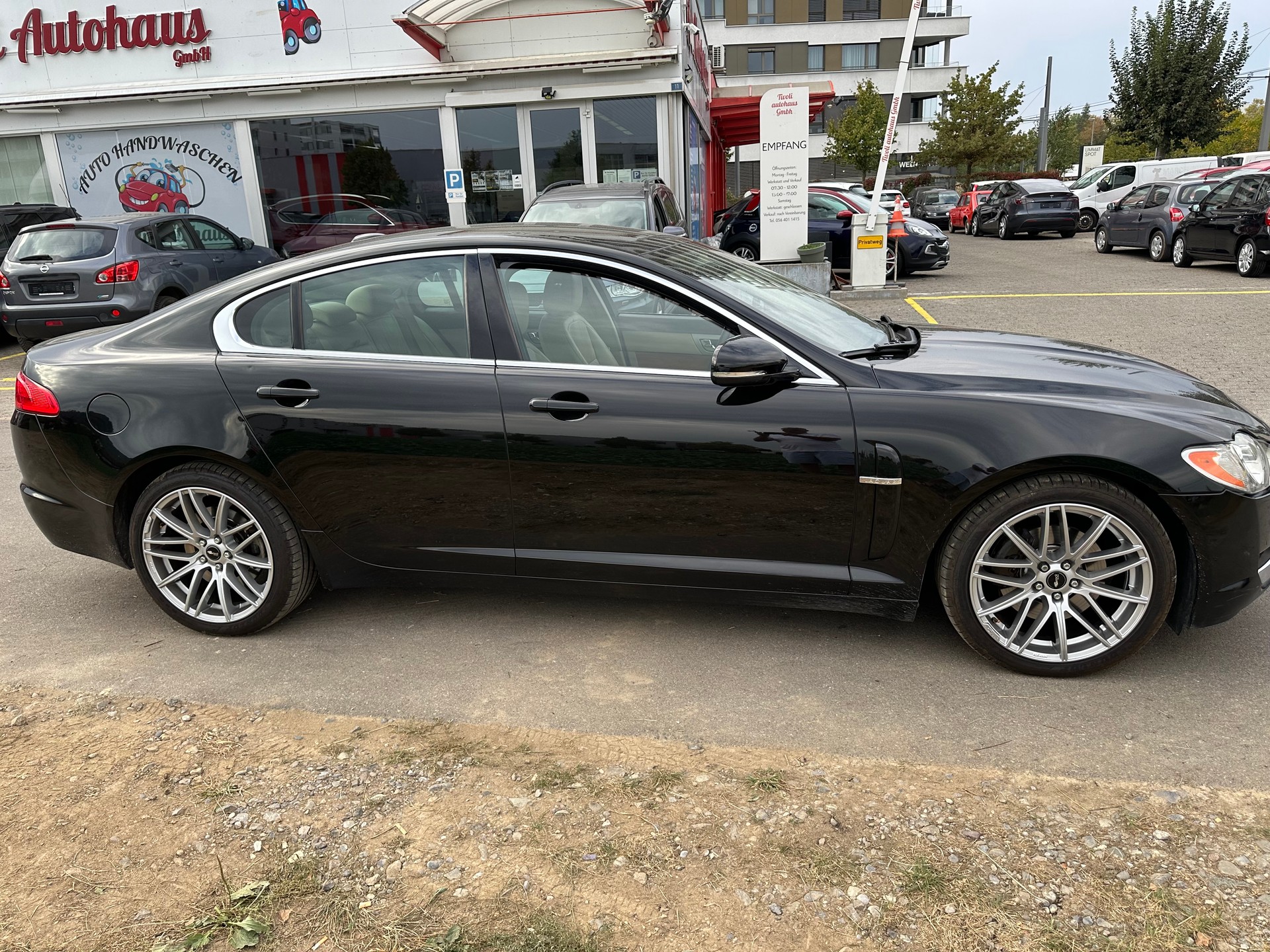 JAGUAR XF 3.0 V6 Greenwich Luxury-image-3
