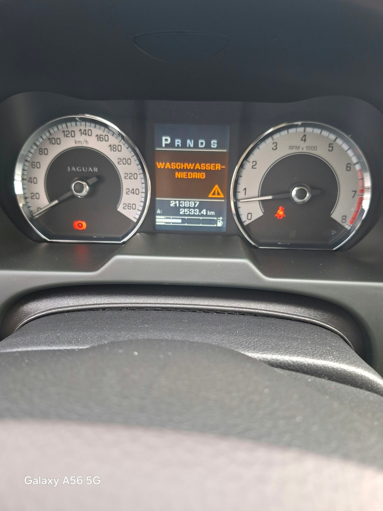 JAGUAR XF 3.0 V6 Greenwich Luxury-image-11