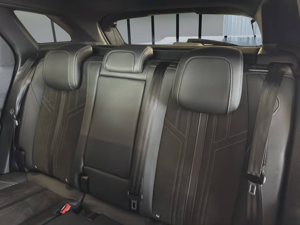 PEUGEOT 3008 1.5 BlueHDi GT Pack EAT8-image-8