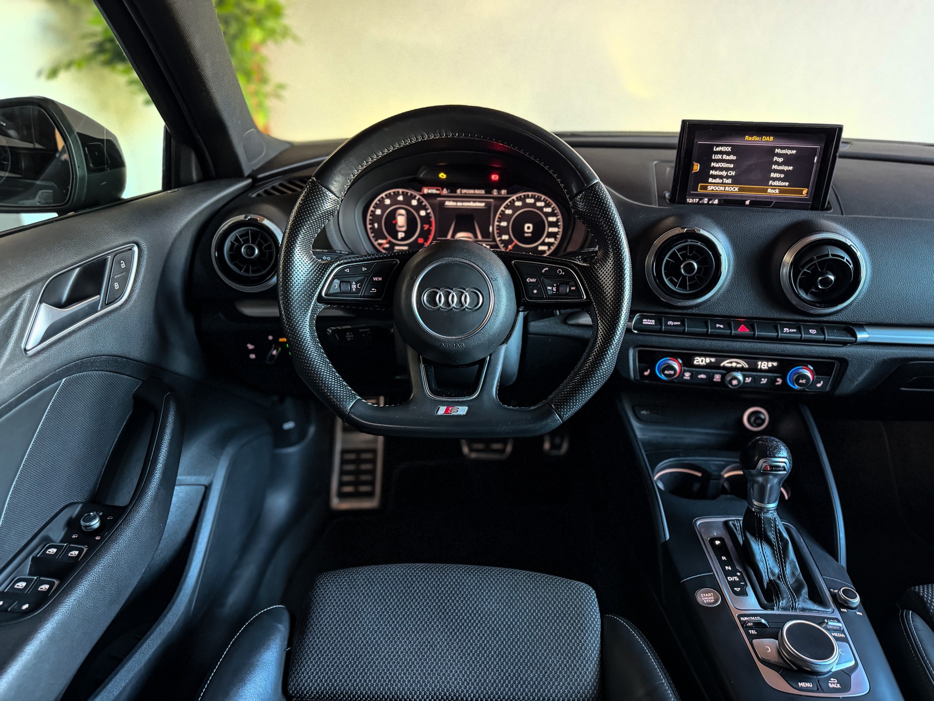 AUDI A3 Sportback 35 TFSI Sport S-tronic-image-6