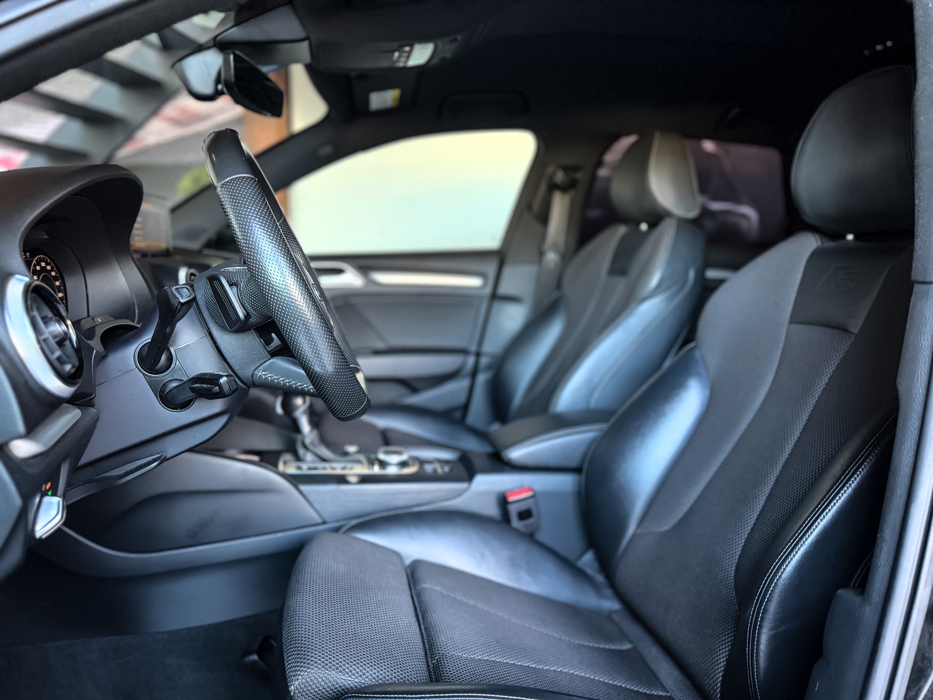 AUDI A3 Sportback 35 TFSI Sport S-tronic-image-8