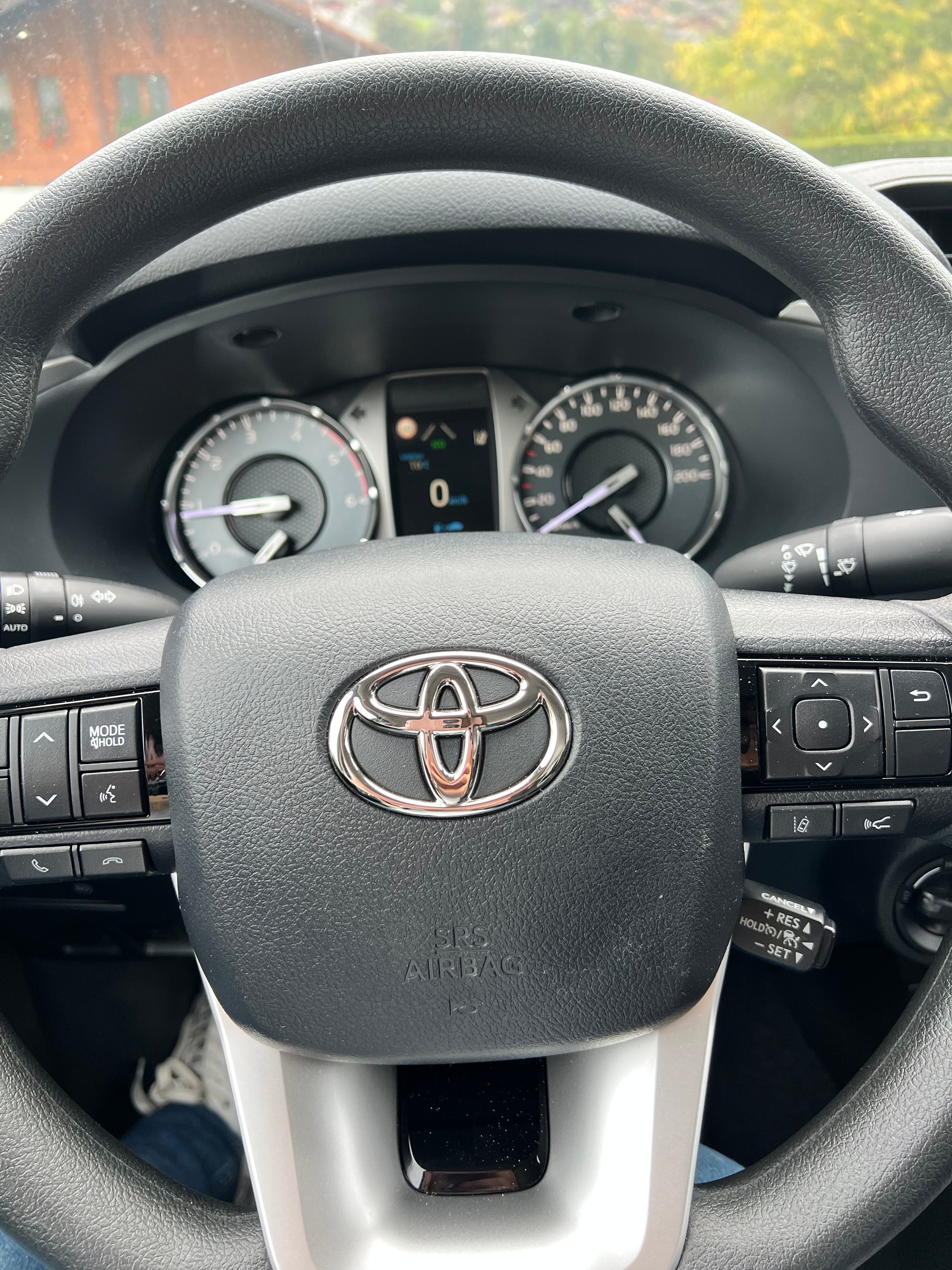 TOYOTA Hilux 2.4d Comfort Double Cab 4x4-image-4