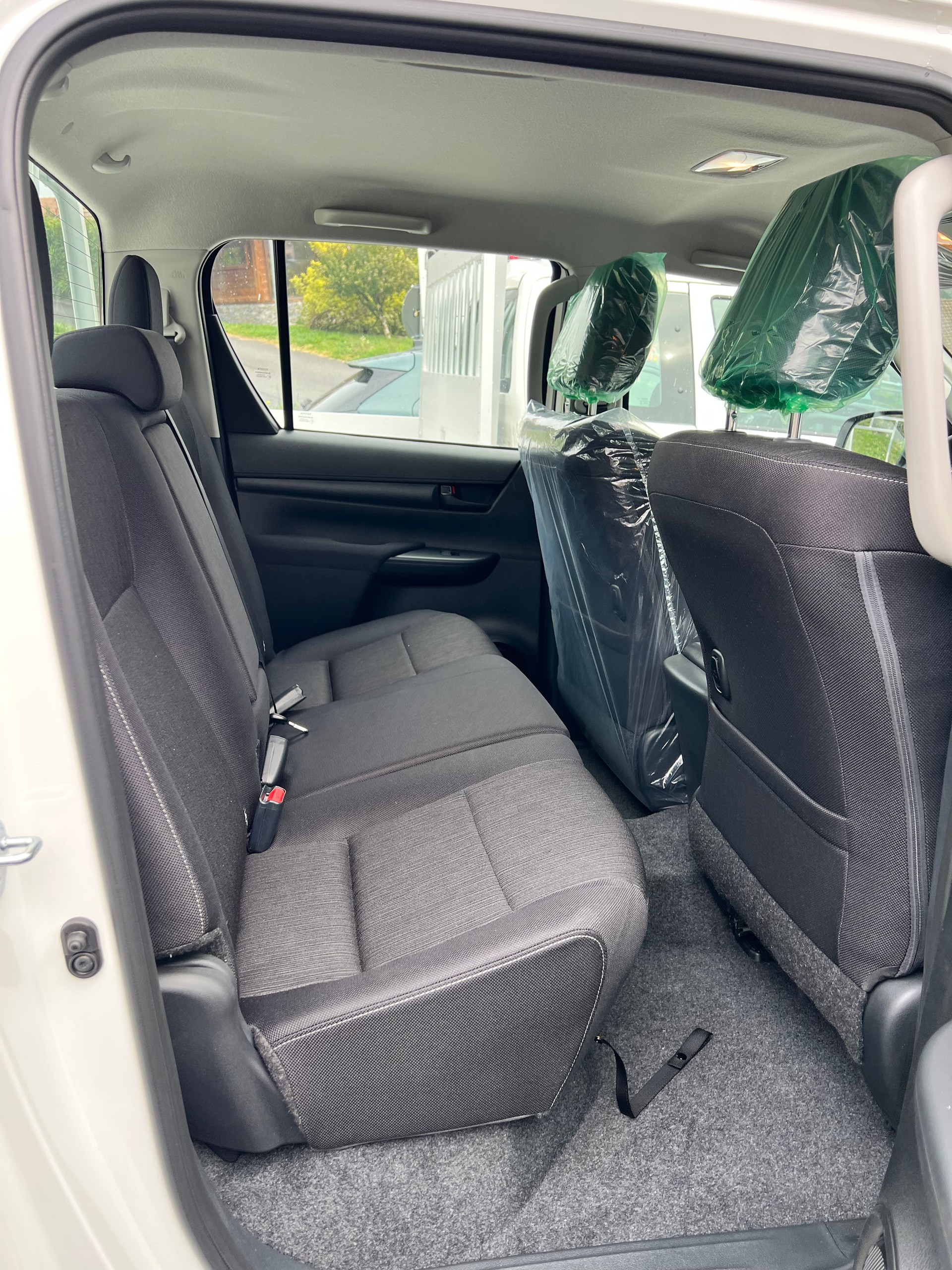 TOYOTA Hilux 2.4d Comfort Double Cab 4x4-image-8