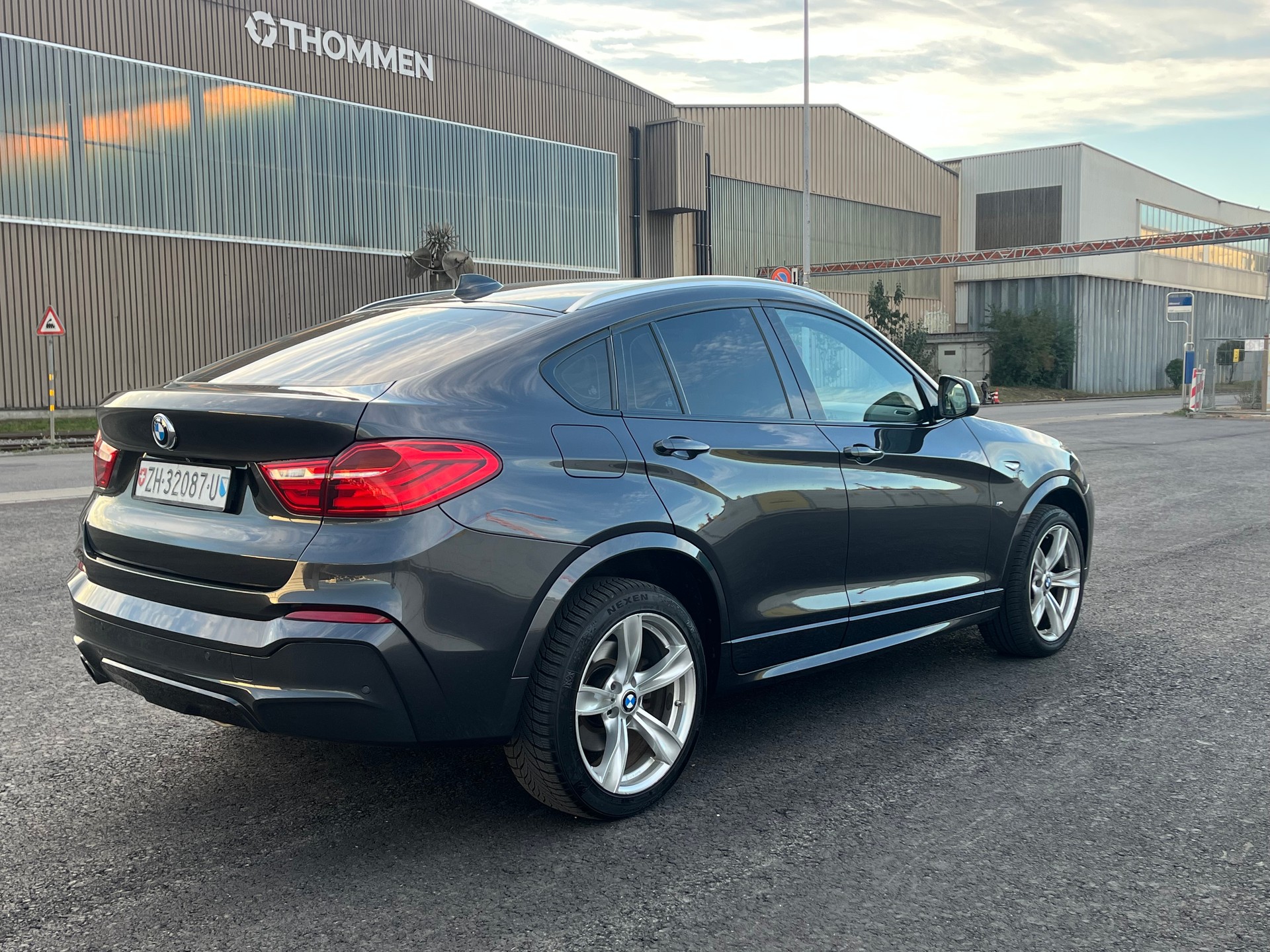 BMW X4 xDrive 35i xLine Steptronic-image-5