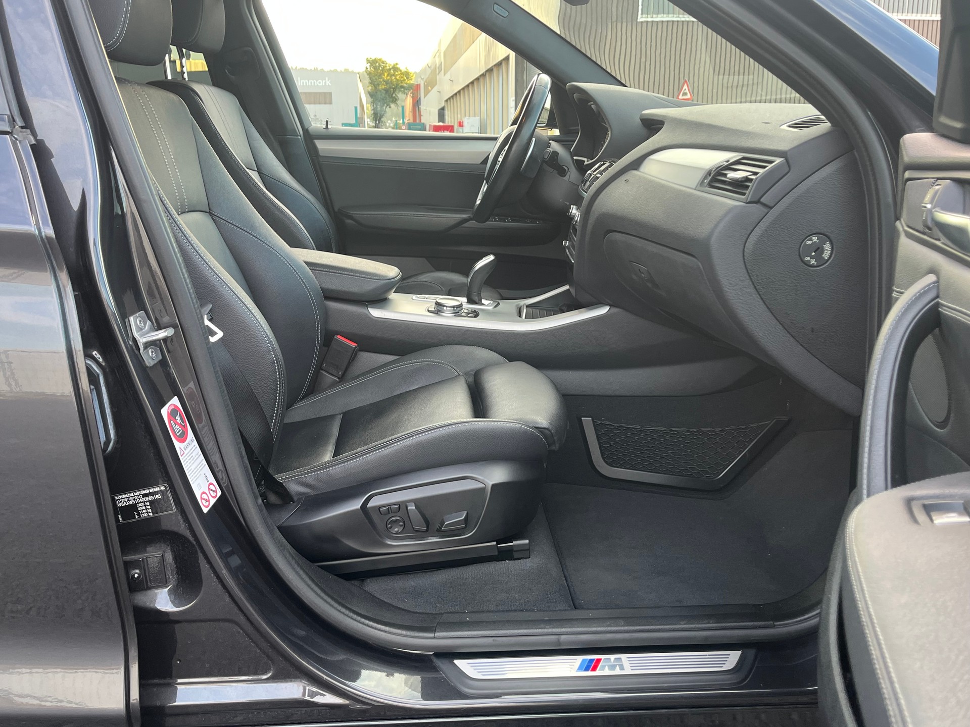 BMW X4 xDrive 35i xLine Steptronic-image-14