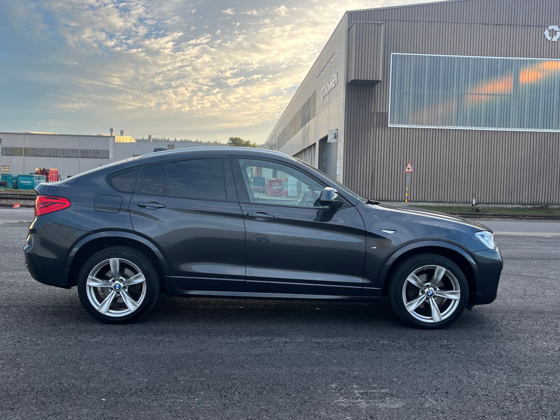 BMW X4 xDrive 35i xLine Steptronic-image-6