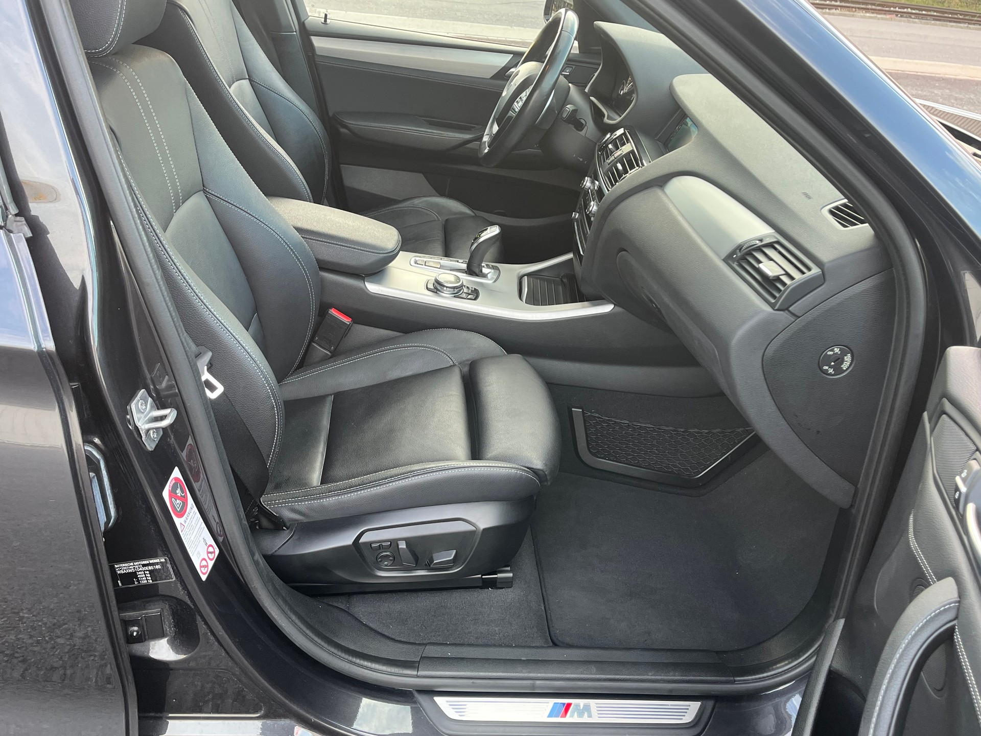 BMW X4 xDrive 35i xLine Steptronic-image-11