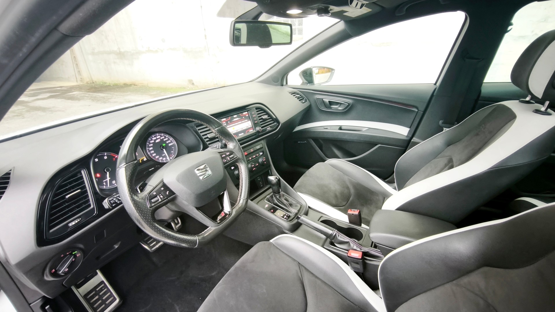 SEAT Leon ST 2.0 TSI Cupra 280 DSG-image-5