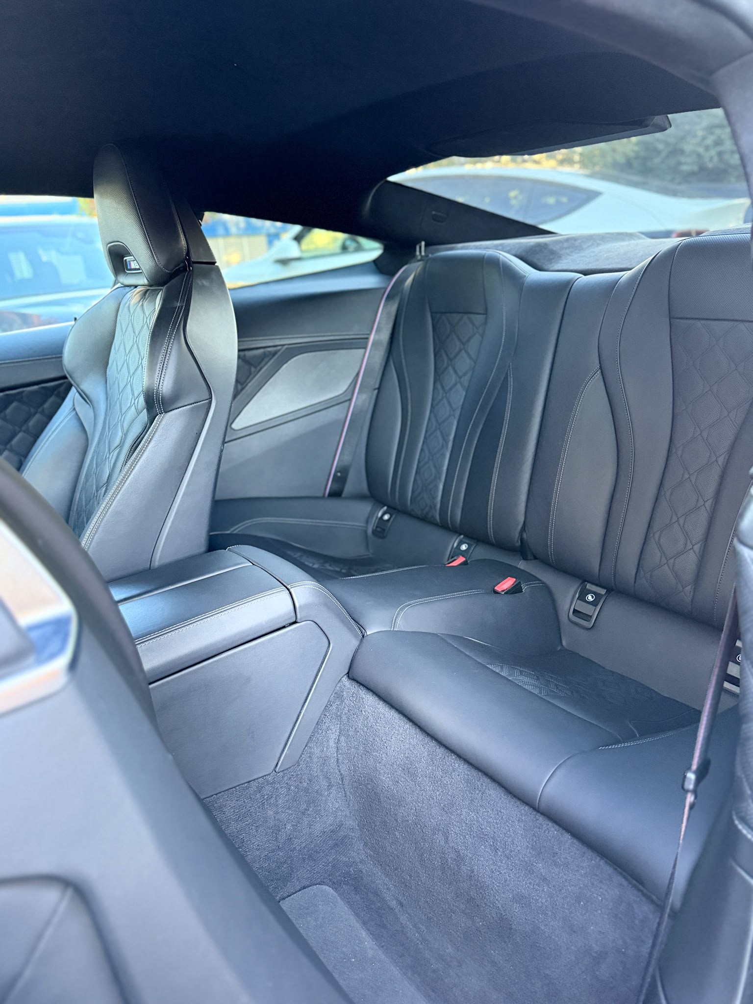 BMW M8 Competition xDrive Coupé-image-16