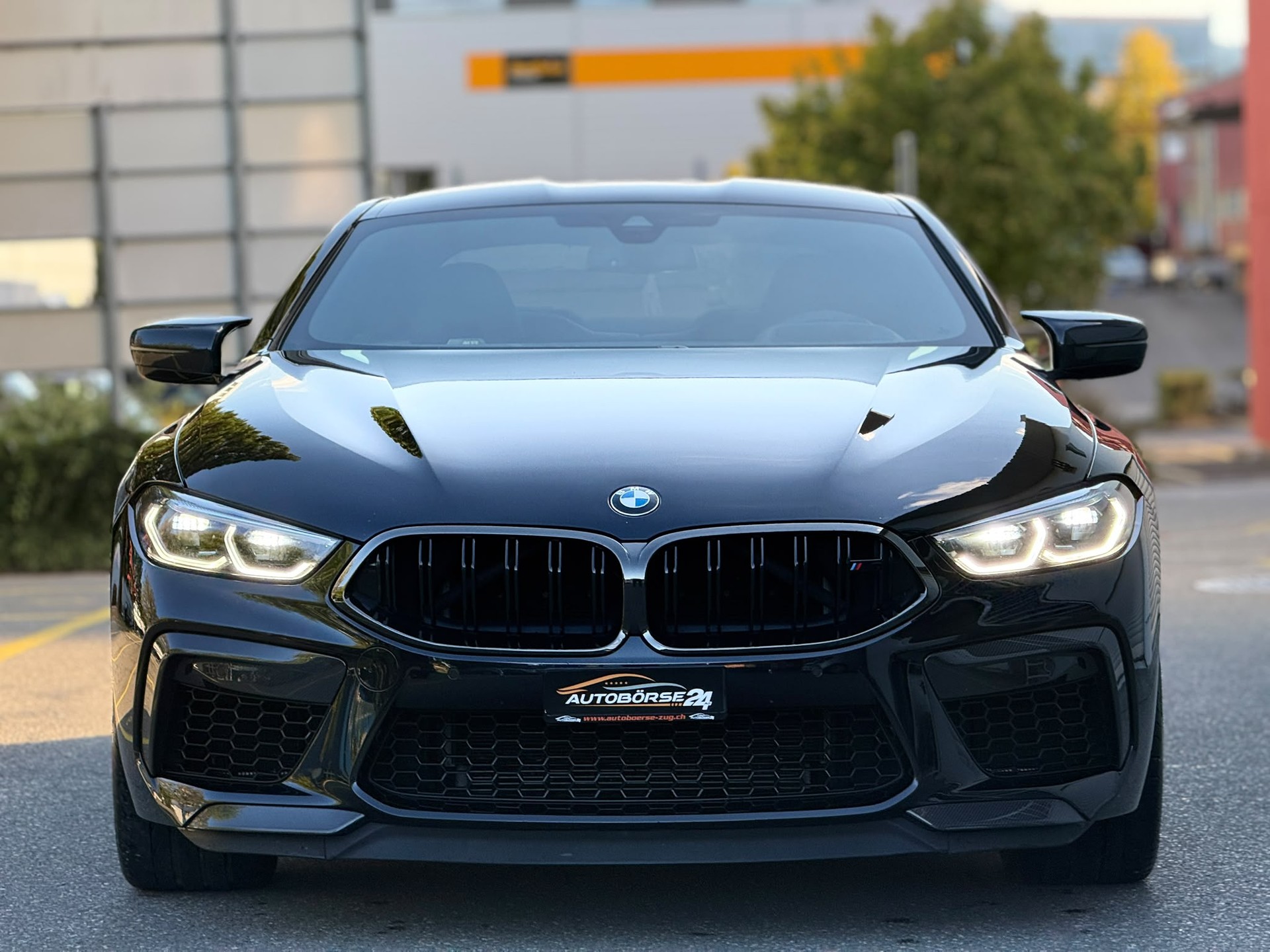 BMW M8 Competition xDrive Coupé-image-2