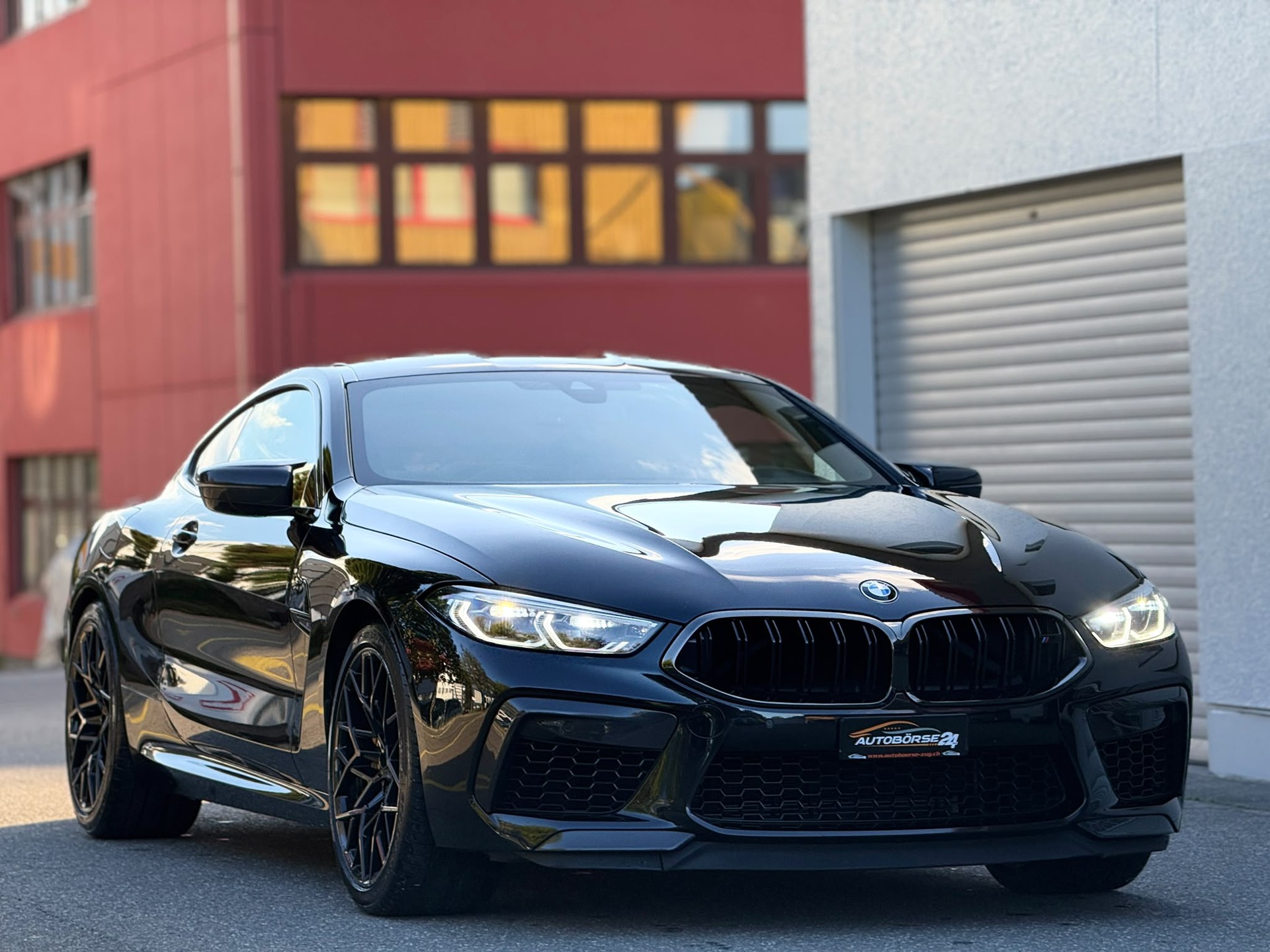 BMW M8 Competition xDrive Coupé-image-1