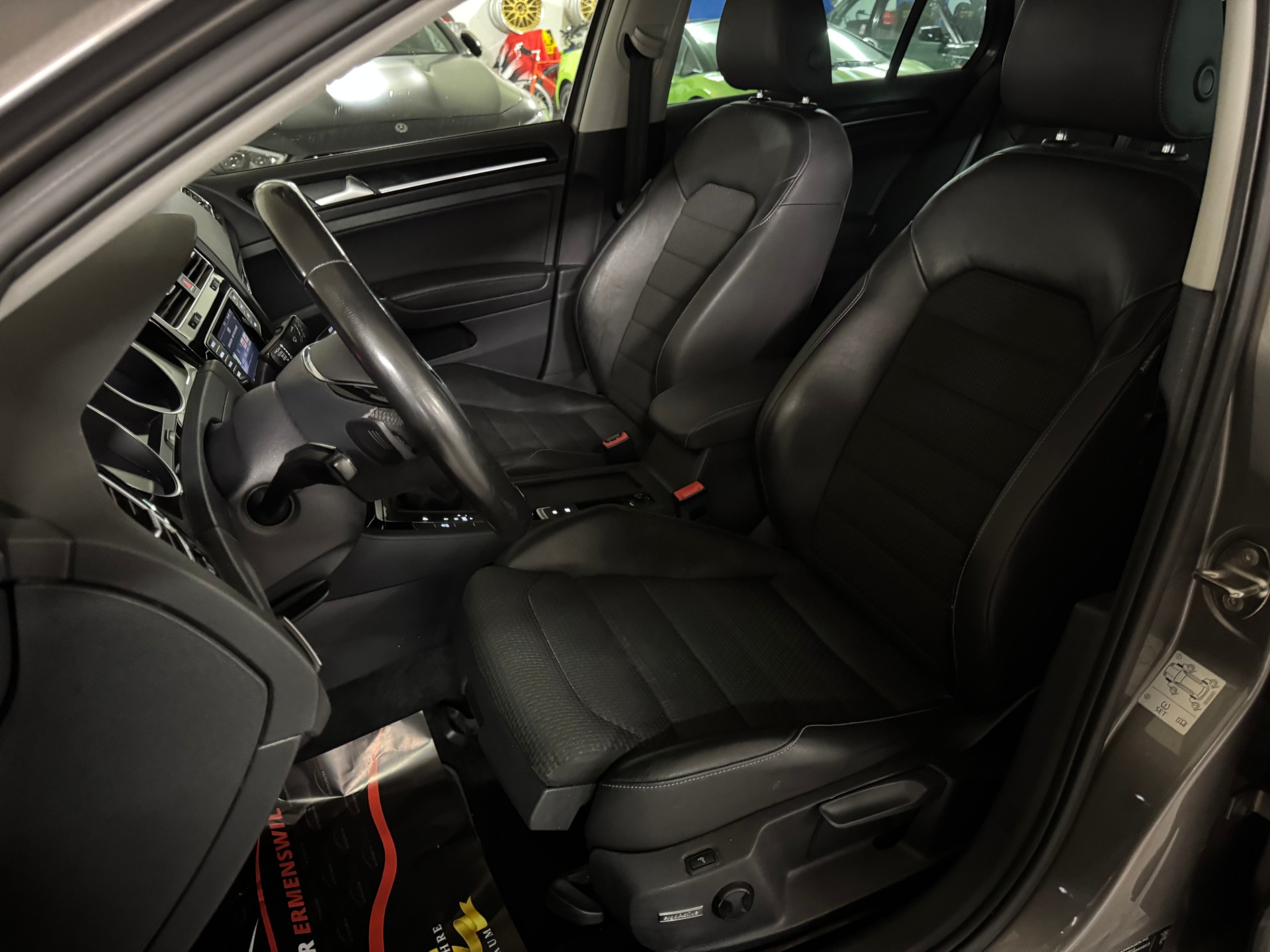 VW Golf 1.4 TSI Highline DSG 1-Hand-image-11