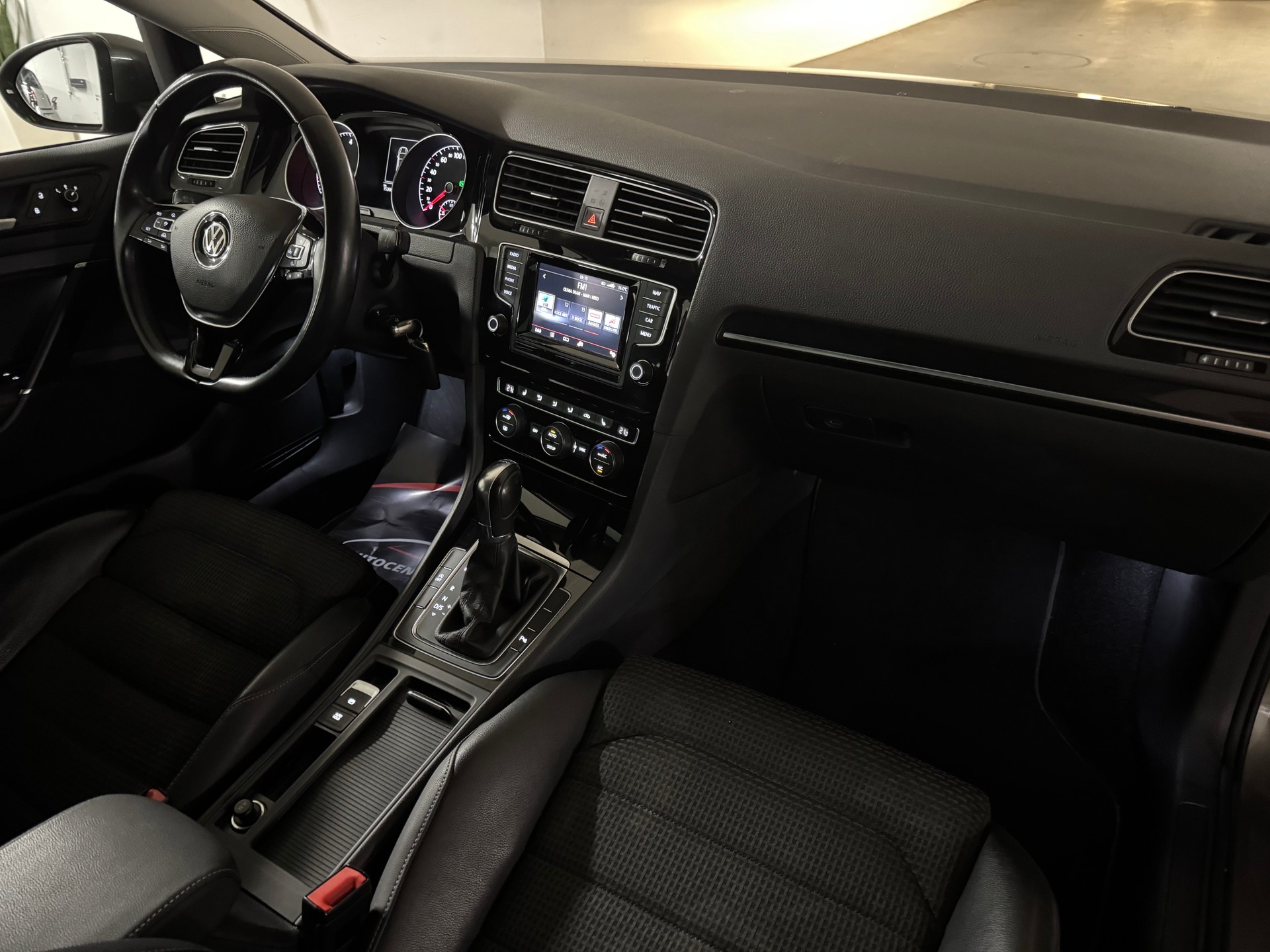 VW Golf 1.4 TSI Highline DSG 1-Hand-image-12