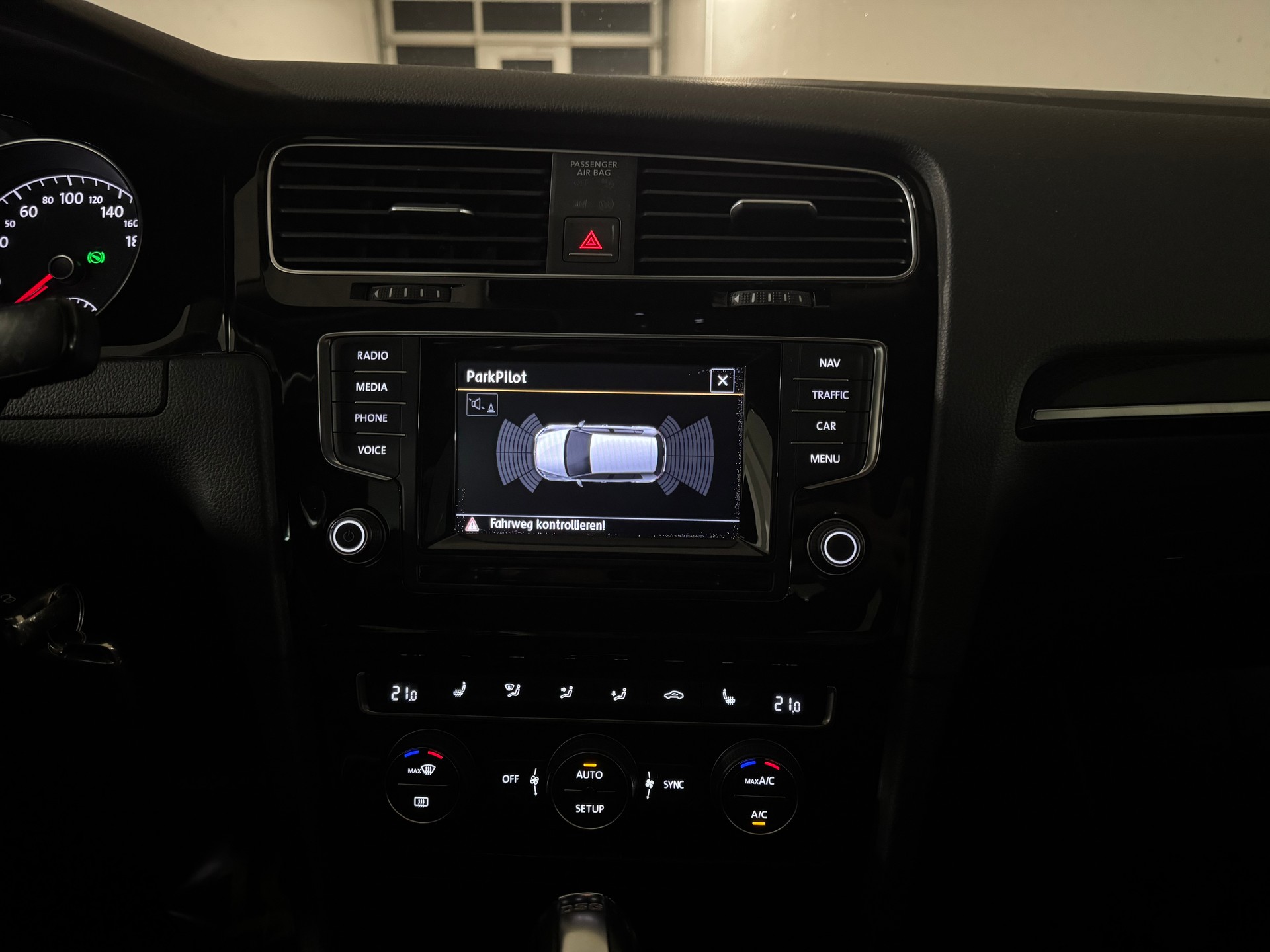 VW Golf 1.4 TSI Highline DSG 1-Hand-image-14